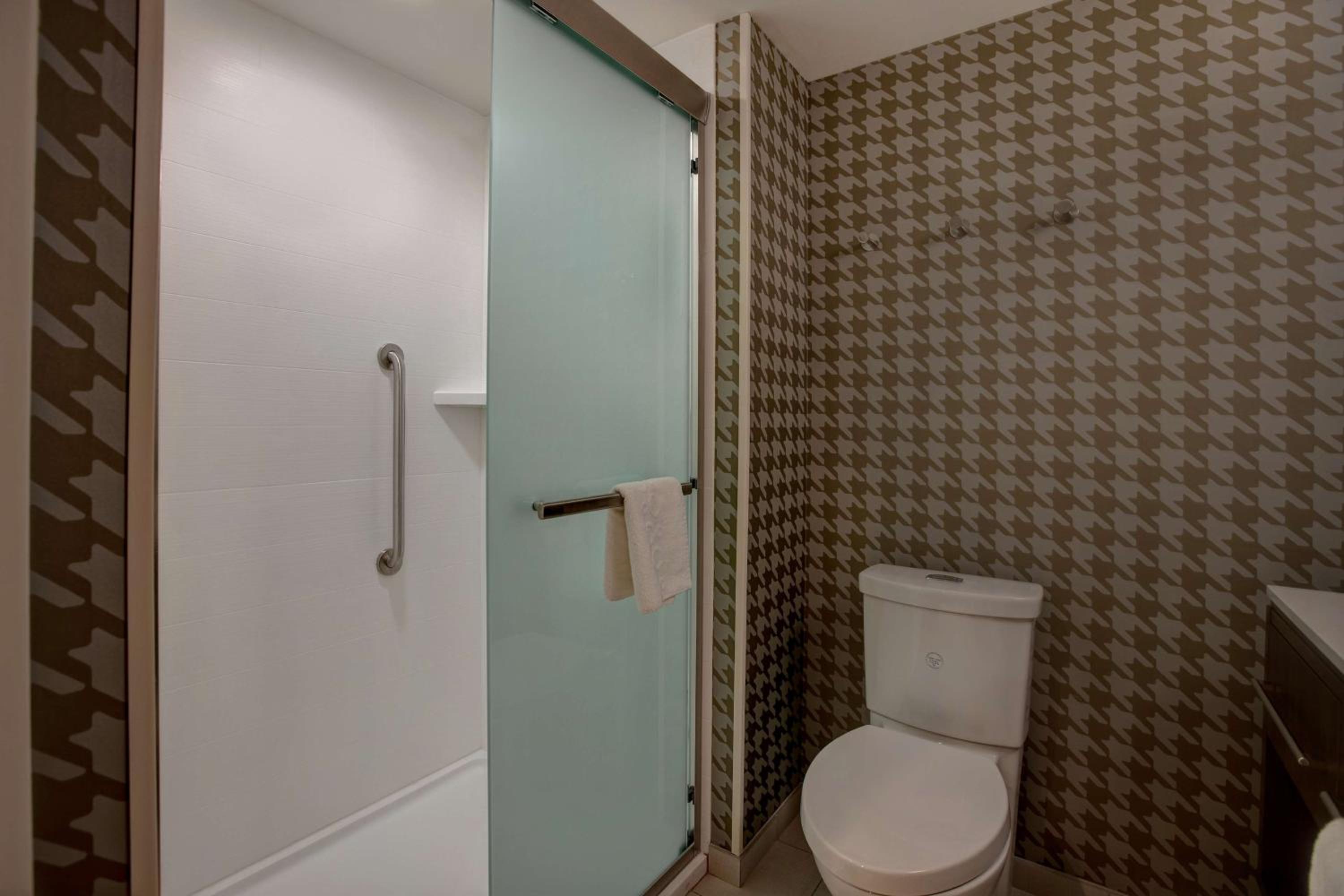 King Studio Suite - Non-Smoking - Photo 5