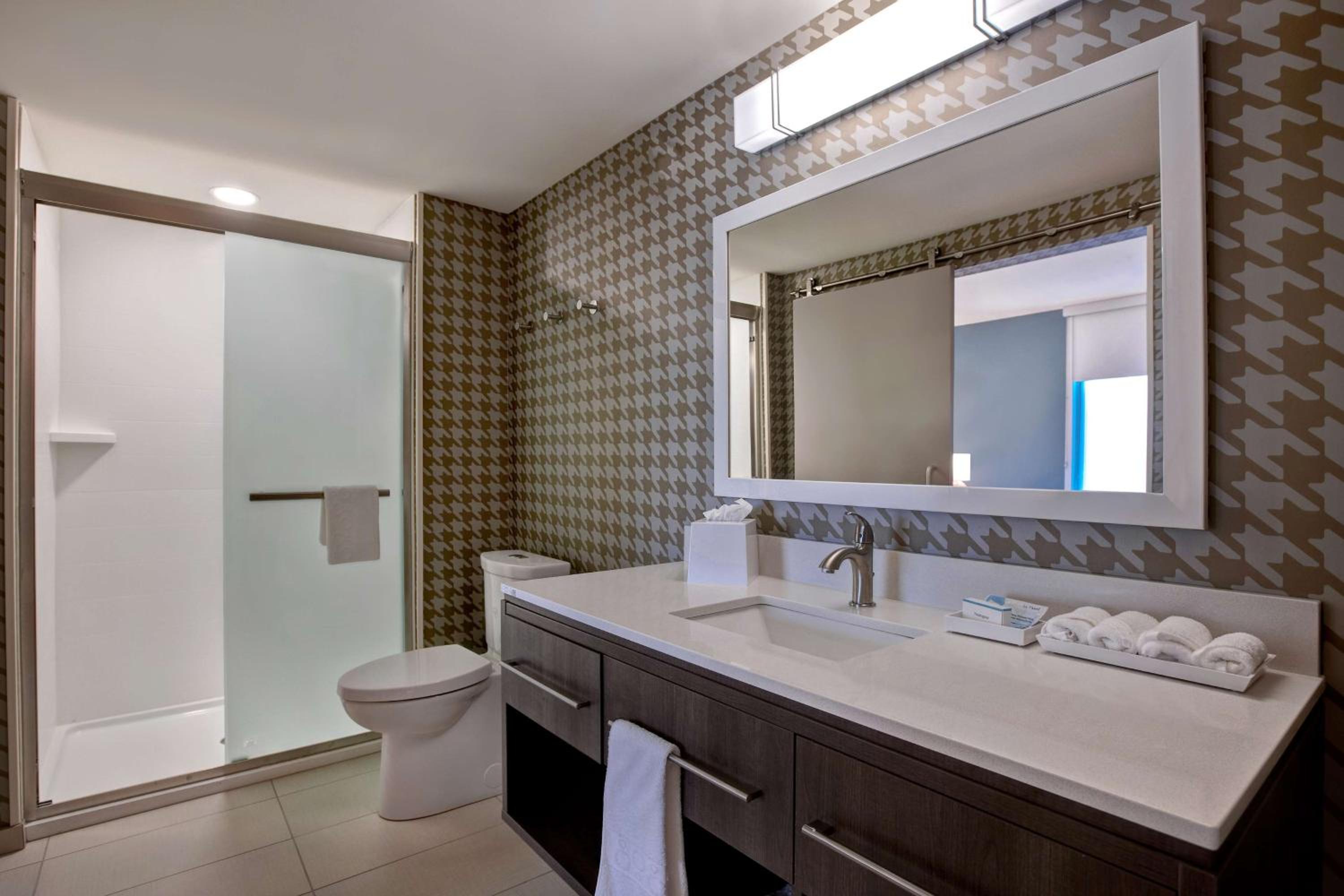 One-Bedroom King Suite - Non-Smoking - Photo 3