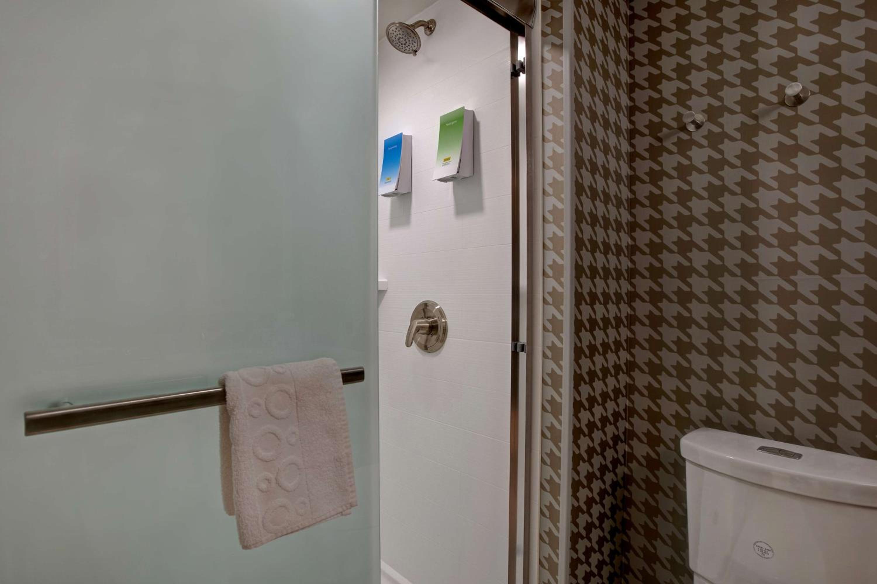 King Studio Suite - Non-Smoking - Photo 2