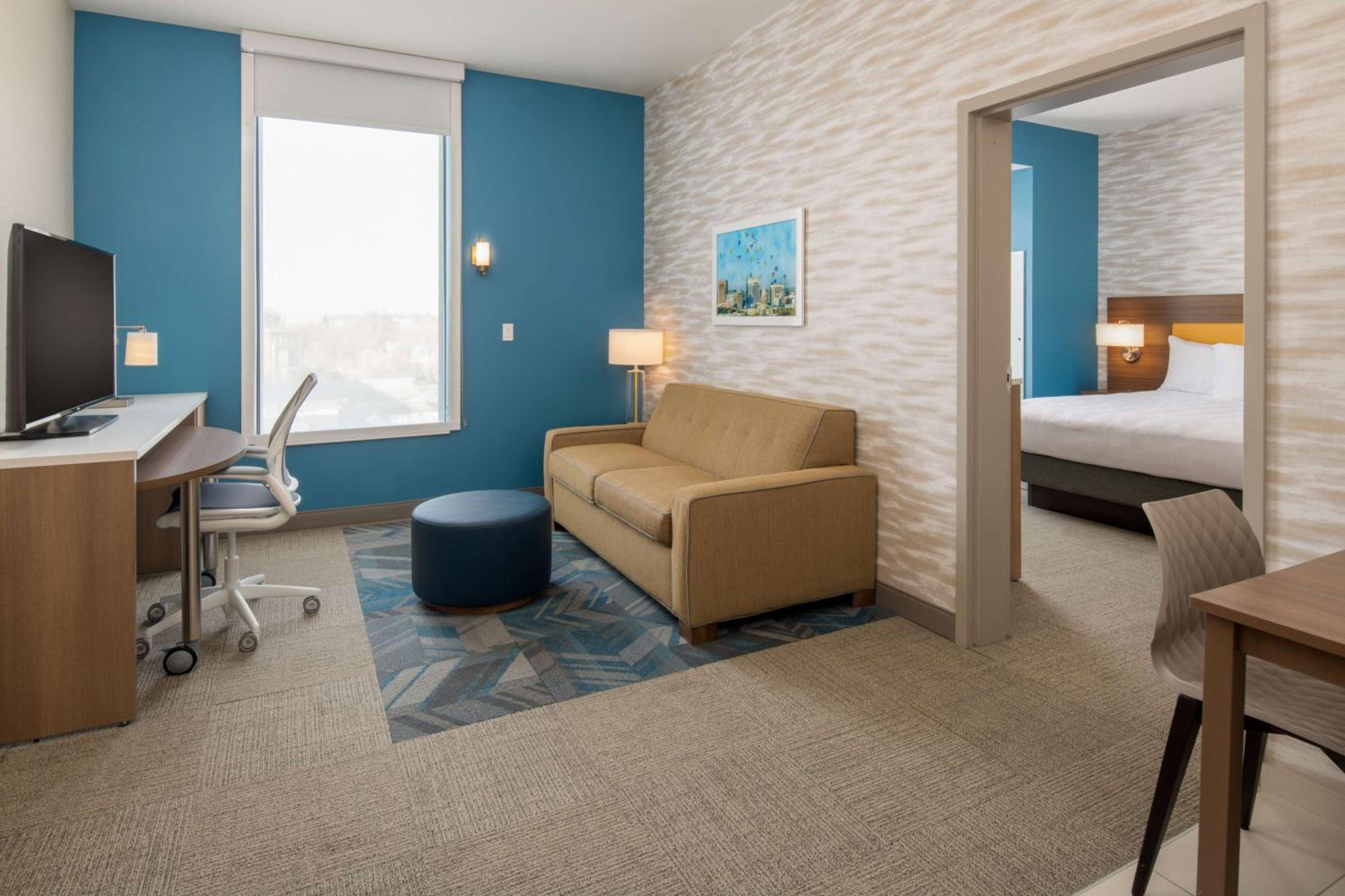 One-Bedroom King Suite - Non-Smoking photo 1