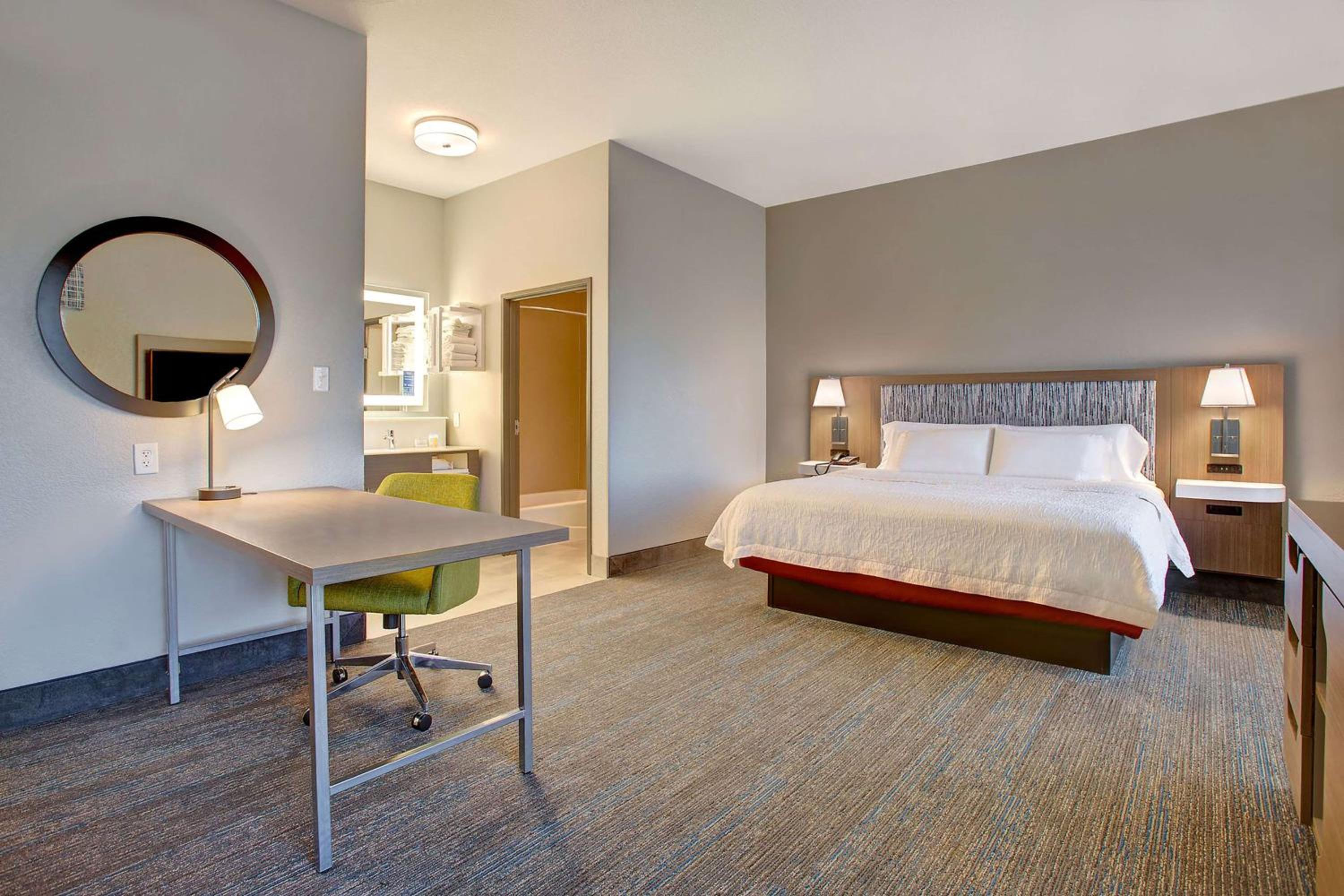 One-Bedroom King Suite - Non-Smoking - Photo 1
