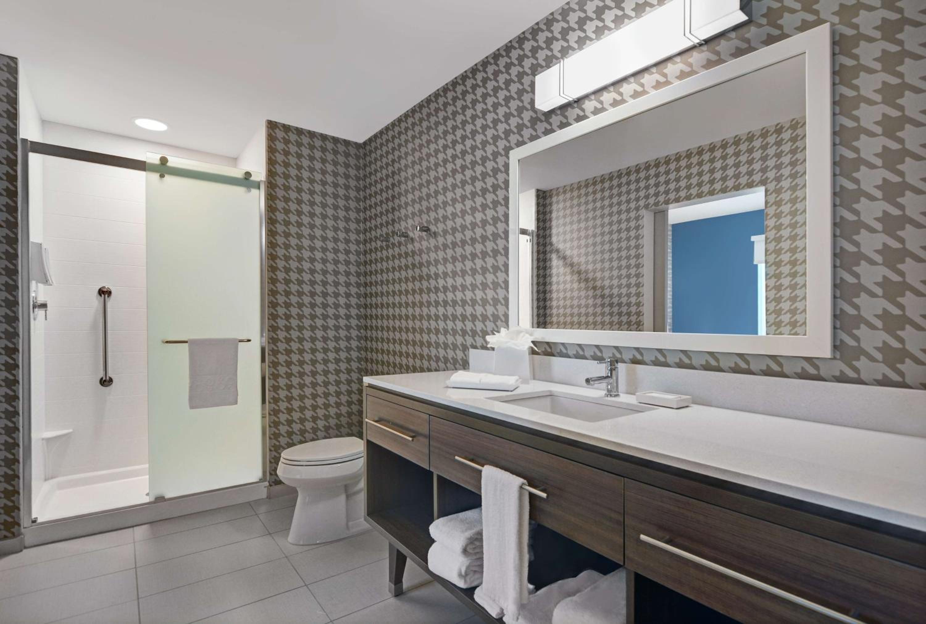 One-Bedroom King Suite - Non-Smoking - Photo 4