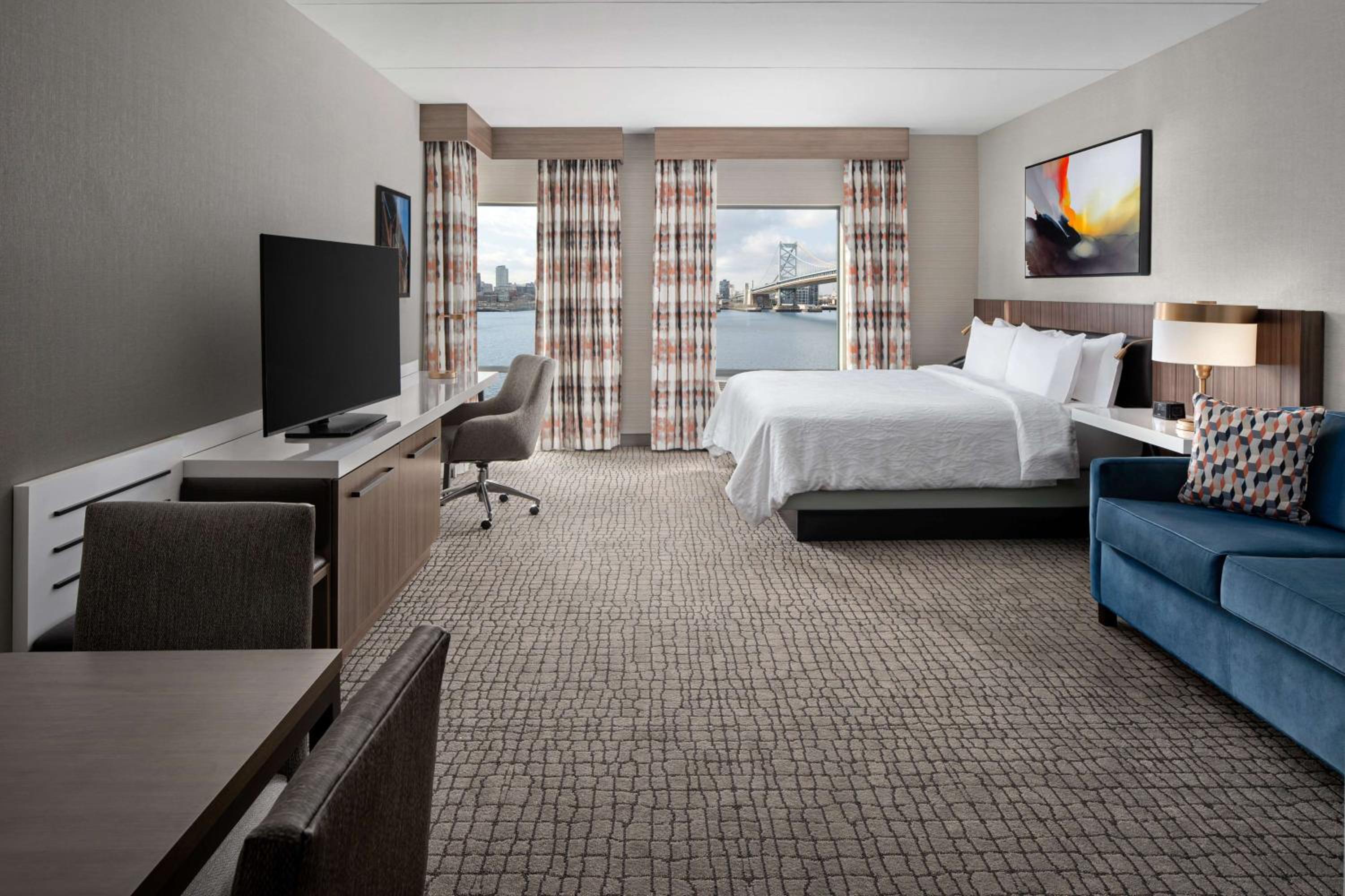 King Room with River View at Hilton Garden Inn Camden Waterfront Philadelphia in Camden