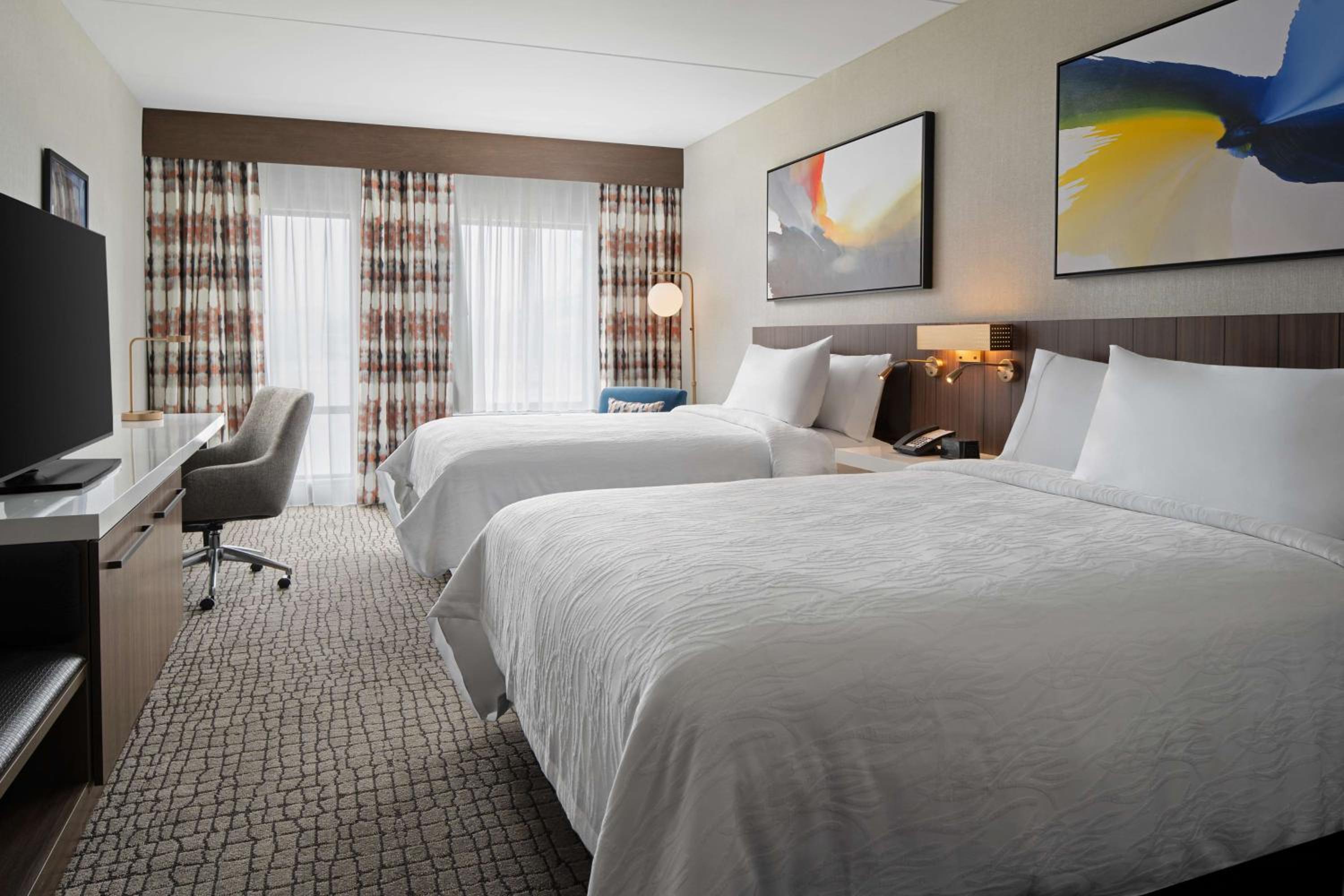 Queen Room with Two Queen Beds - Photo 3