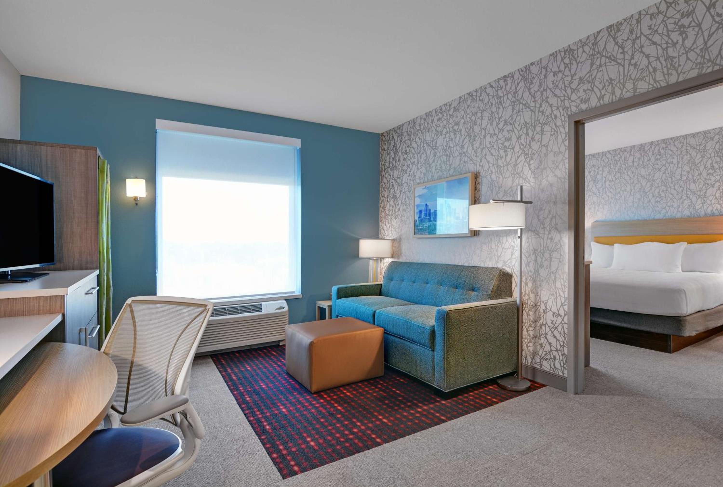 One-Bedroom King Suite - Non-Smoking - Photo 2
