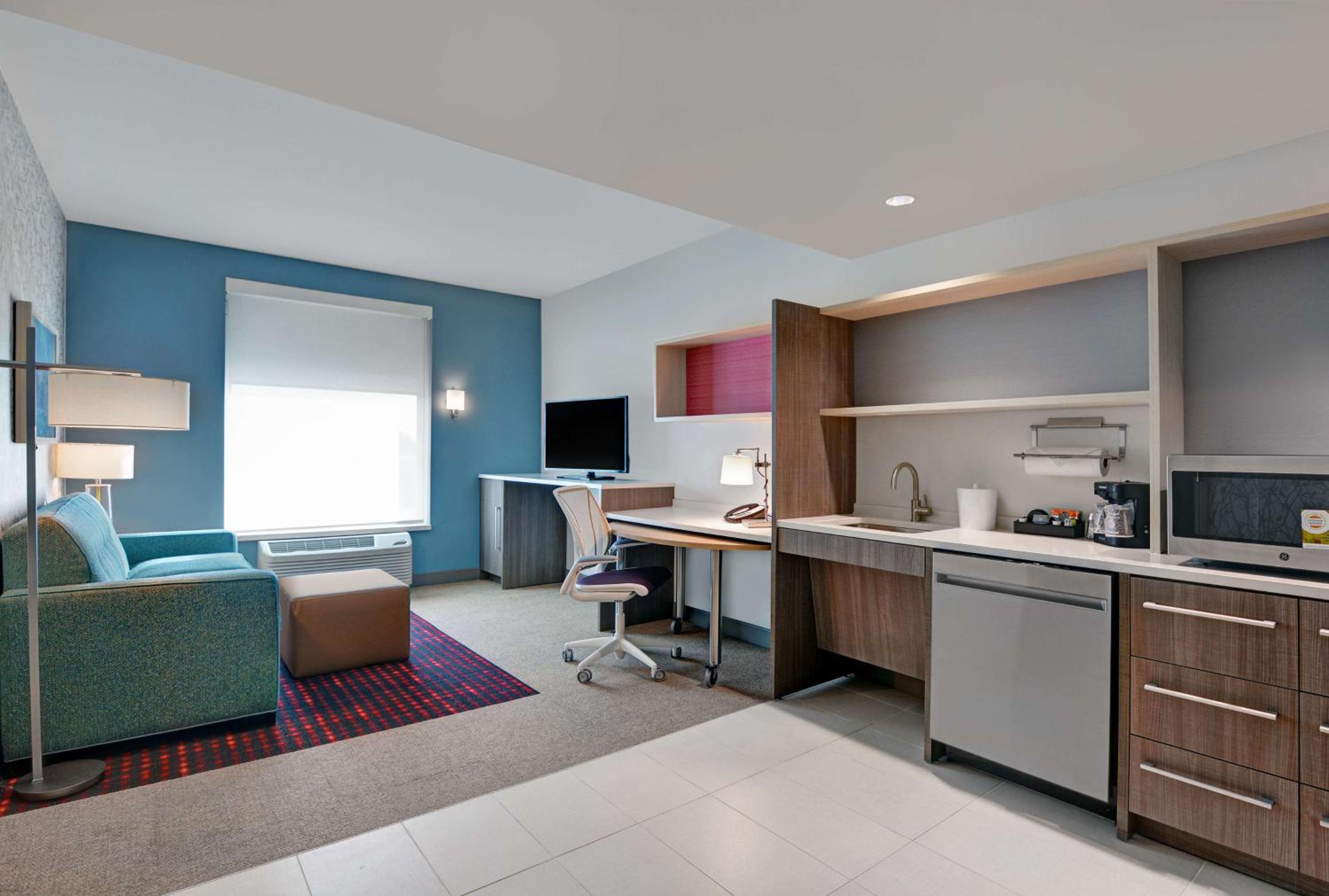 One-Bedroom King Suite - Non-Smoking - Photo 5