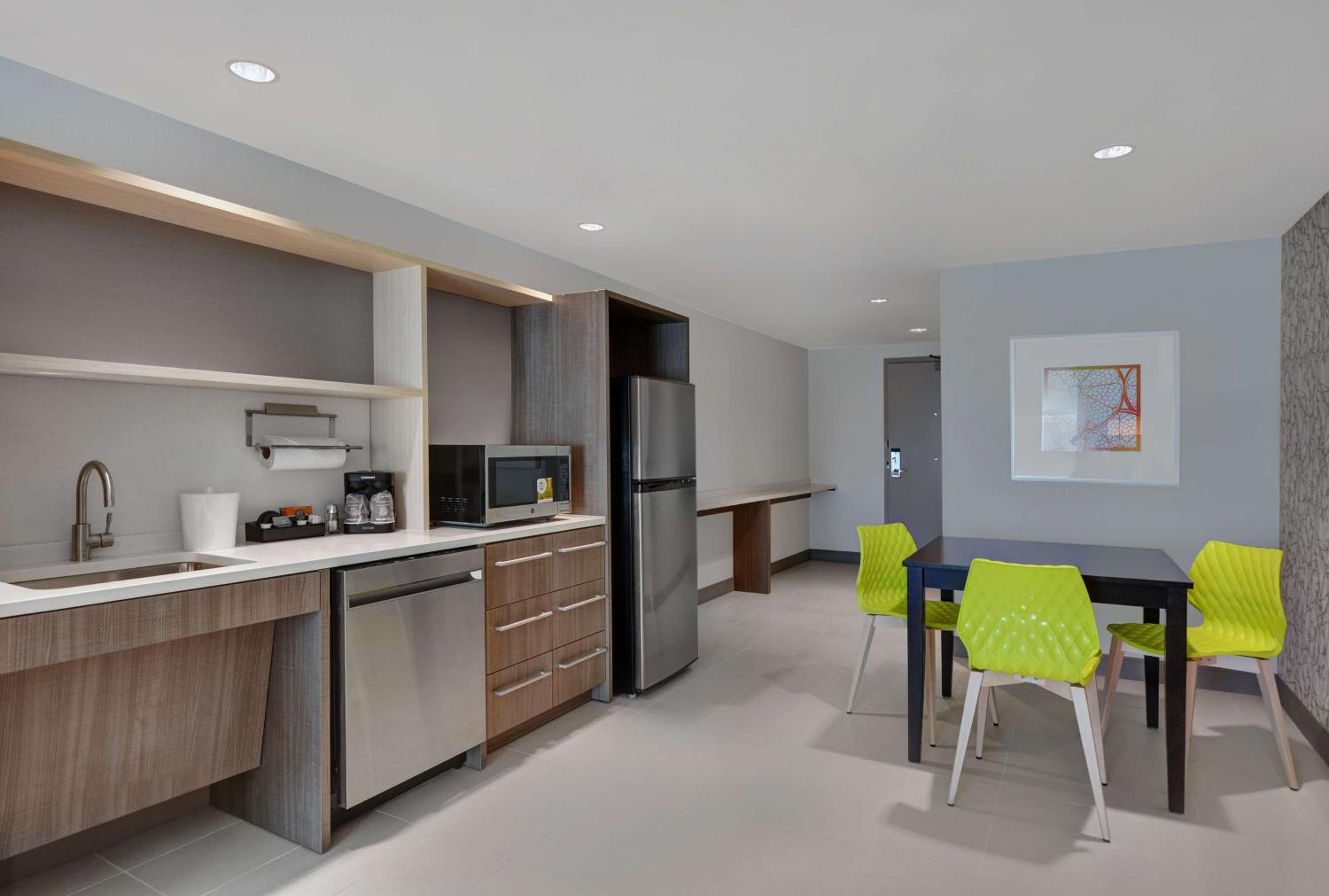 One-Bedroom King Suite - Non-Smoking - Photo 4