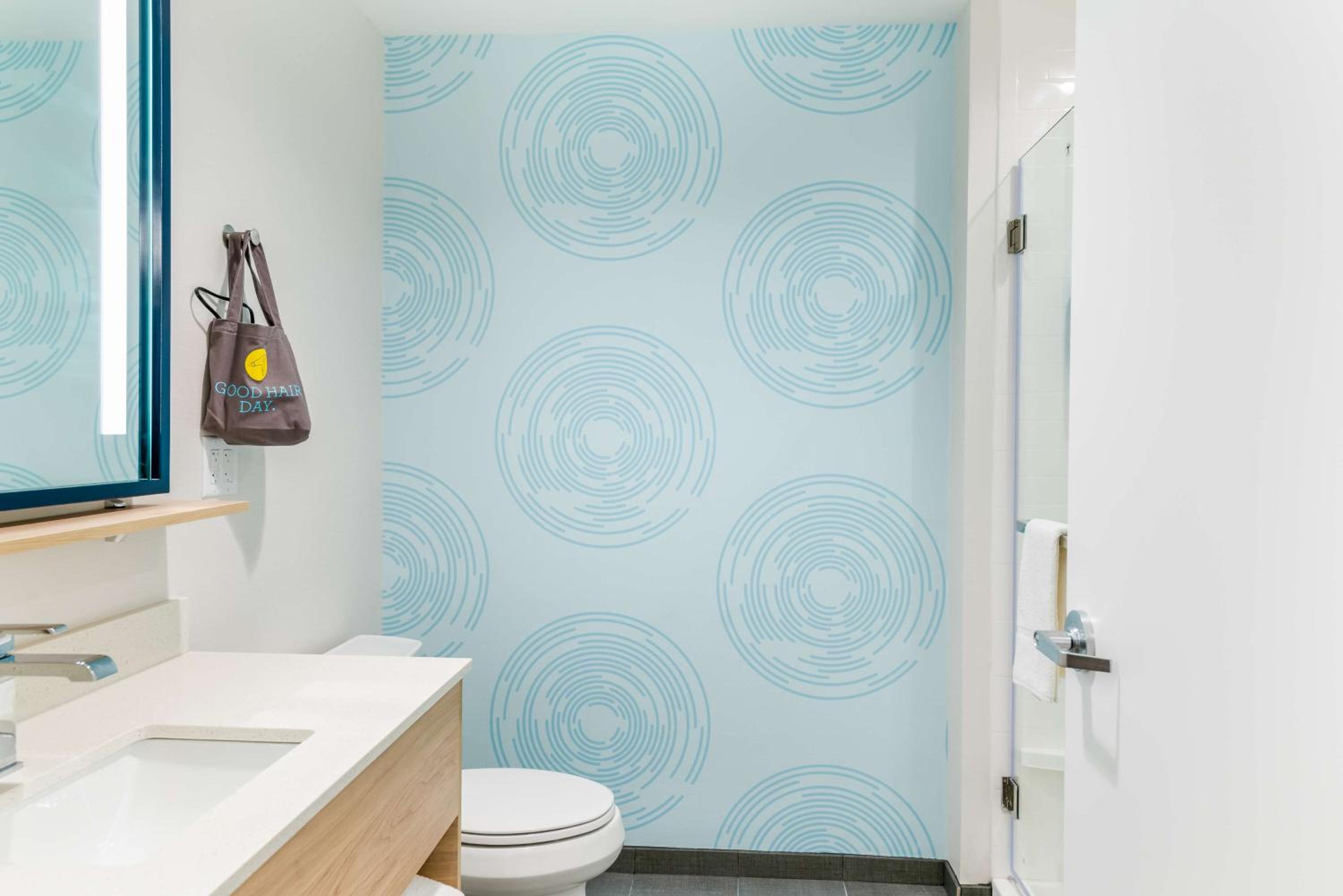 King Room - Hearing Access - Photo 4
