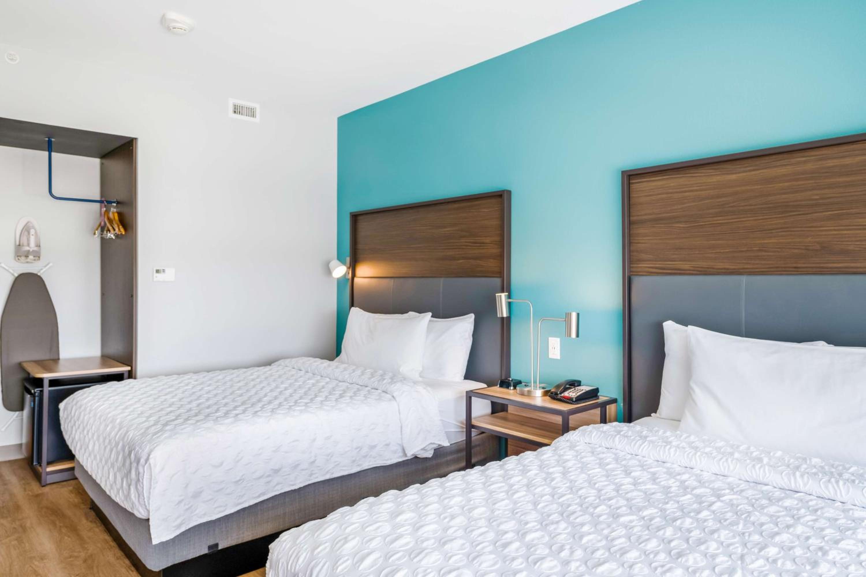Queen Room with Two Queen Beds - Hearing Access - Photo 4