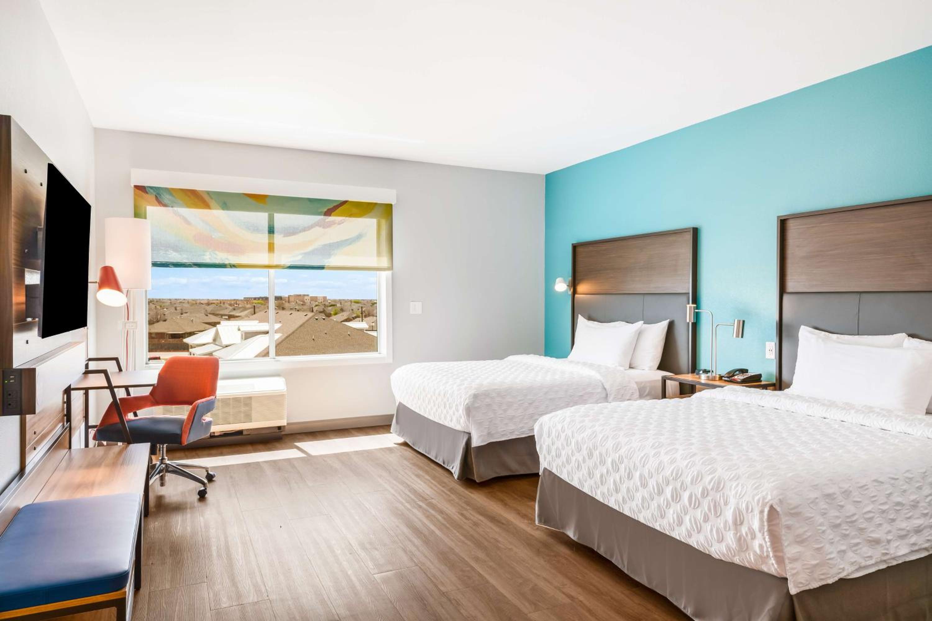 Queen Room with Two Queen Beds and Roll-In Shower - Mobility Access - Photo 4