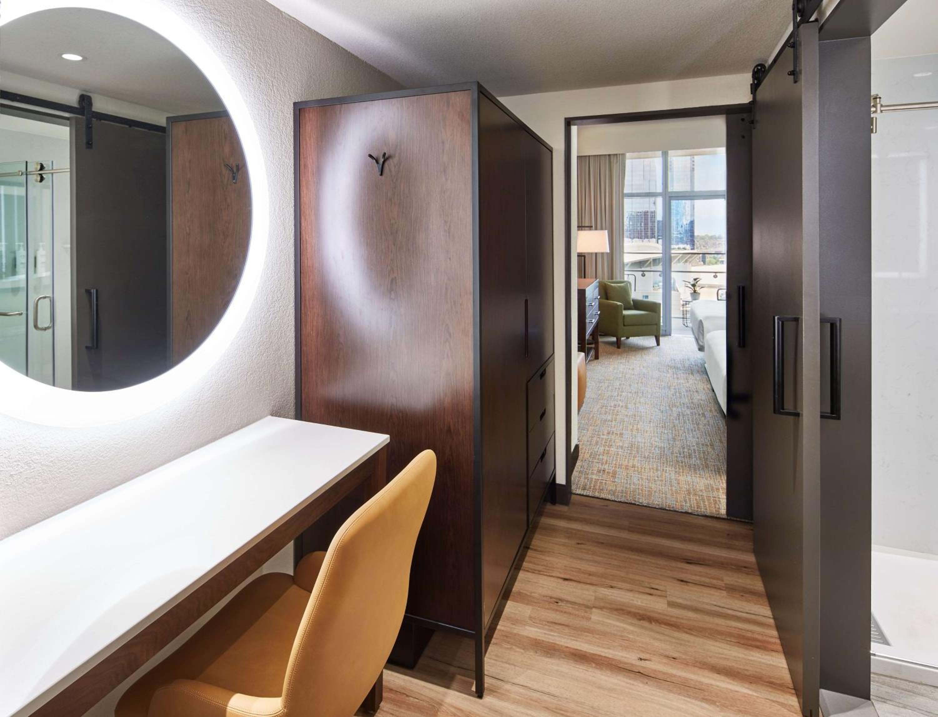Two-Room King Suite with Two King Beds and Balcony - Photo 6