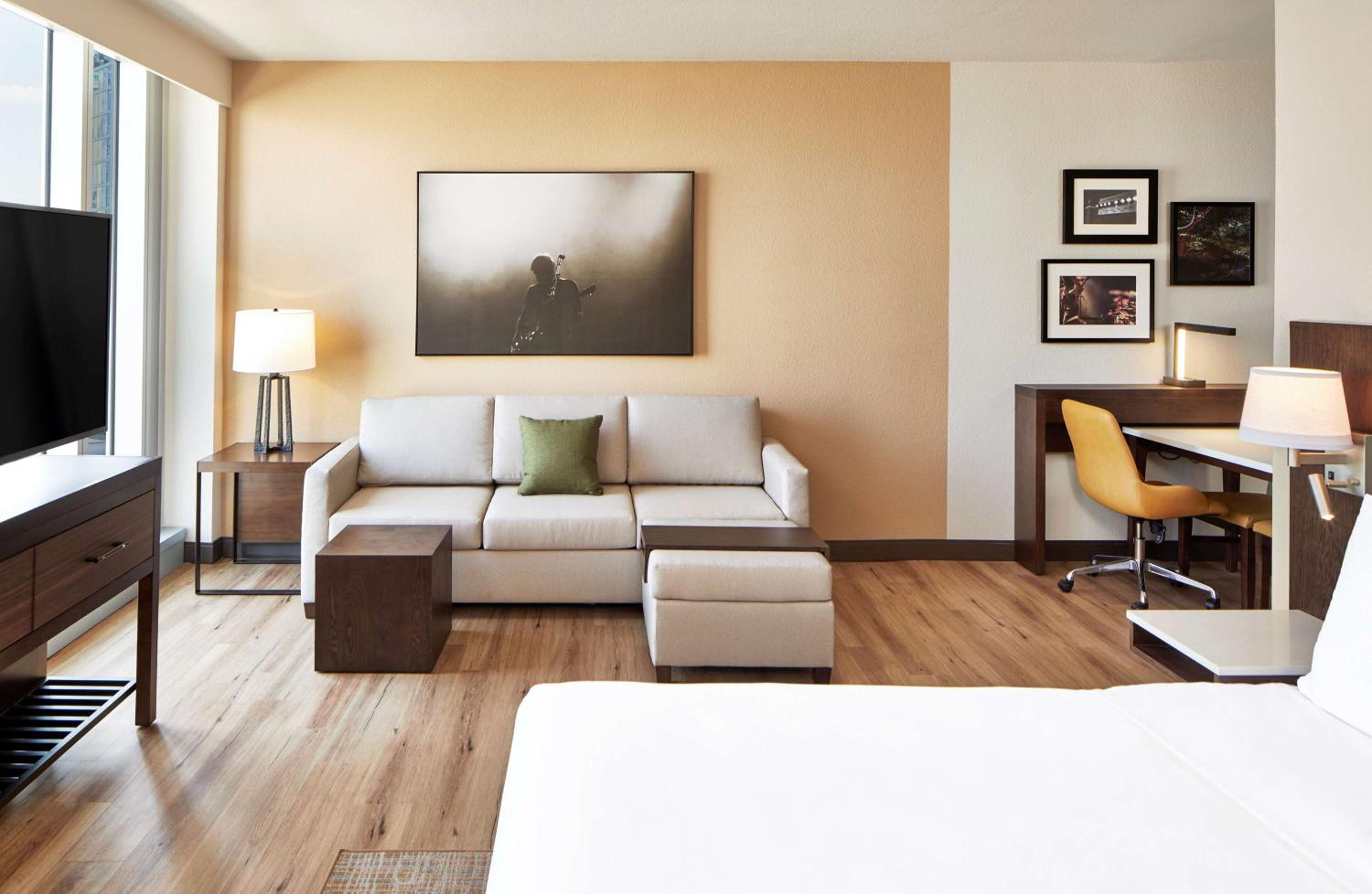 King Studio Suite - Photo 2