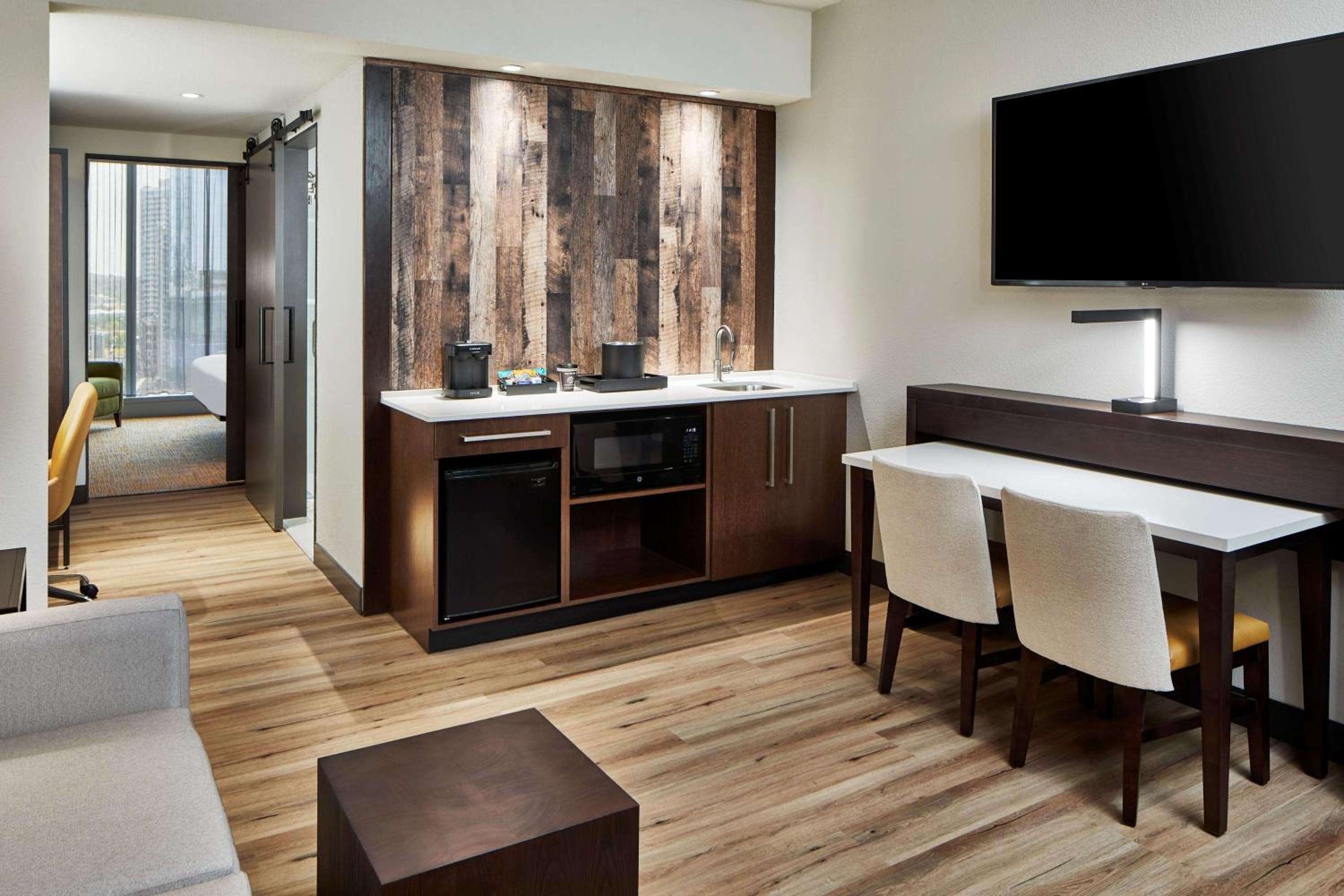 King Suite - Photo 2