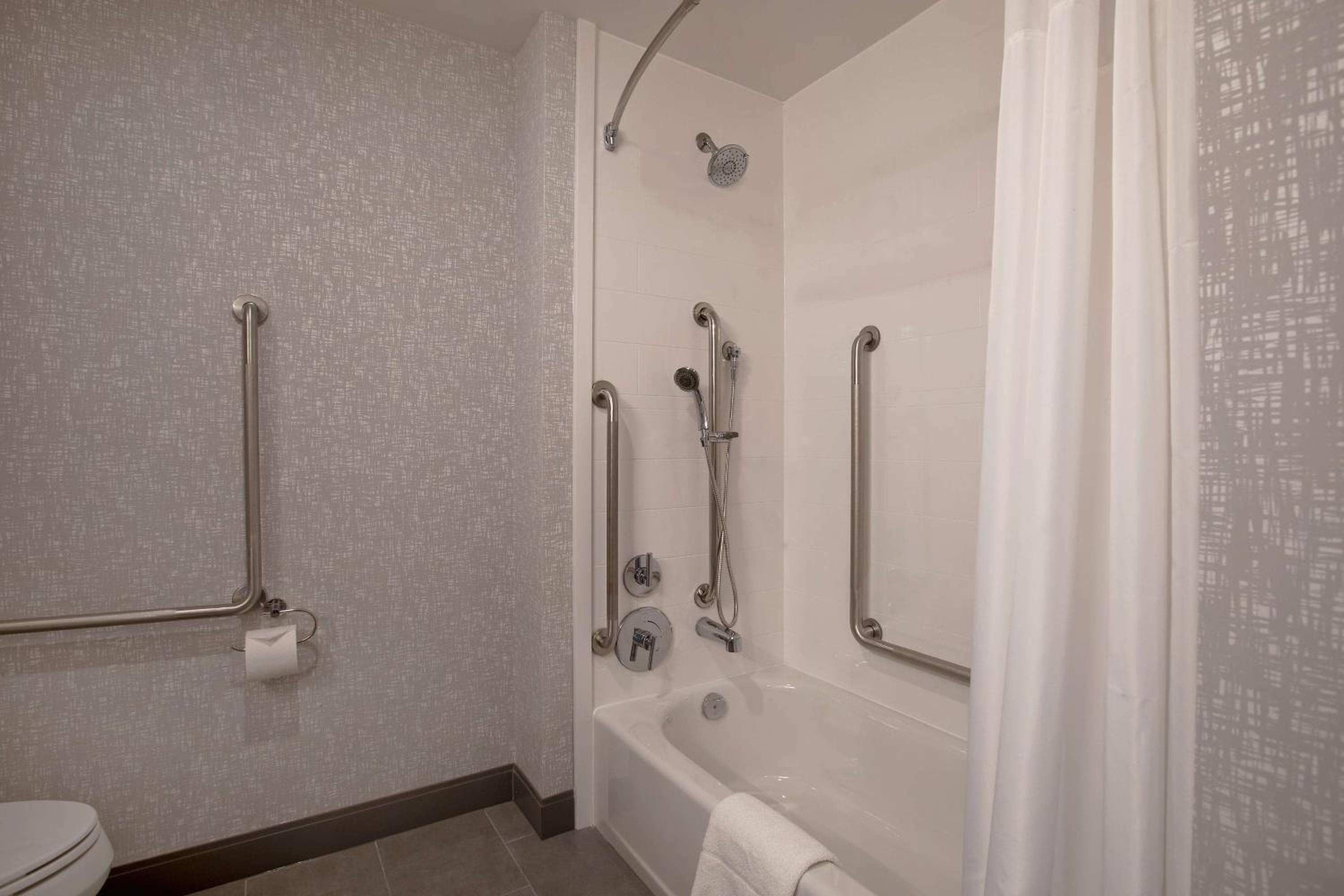 King Room - Hearing Access/Non-Smoking - Photo 5