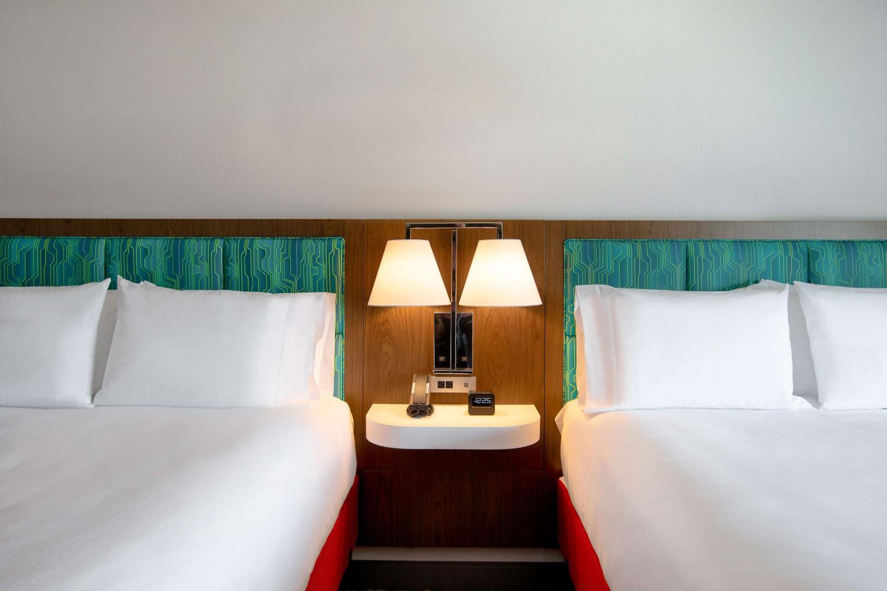 Queen Room with Two Queen Beds - Photo 3