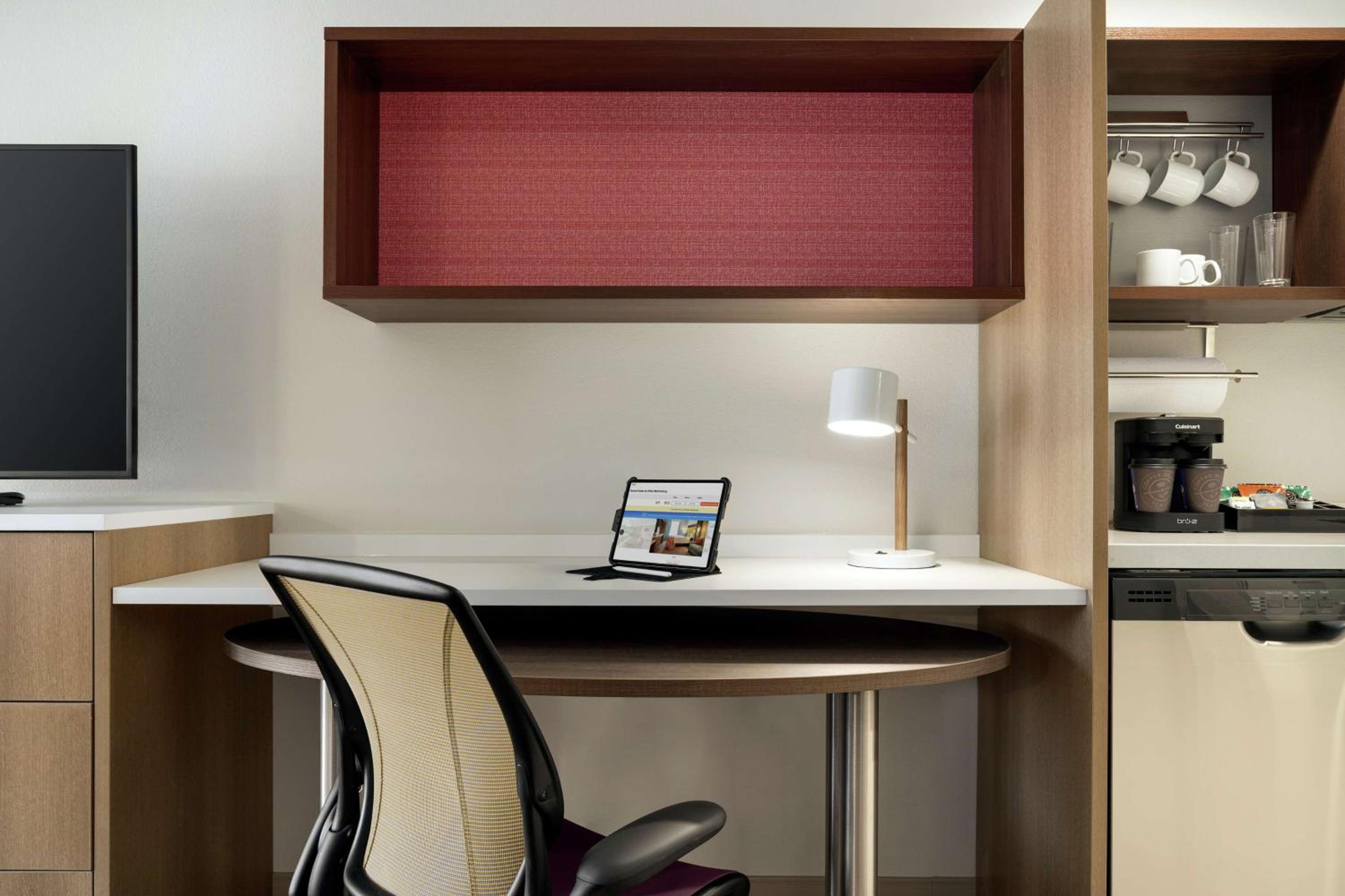 King Studio Suite - Non-Smoking - Photo 2