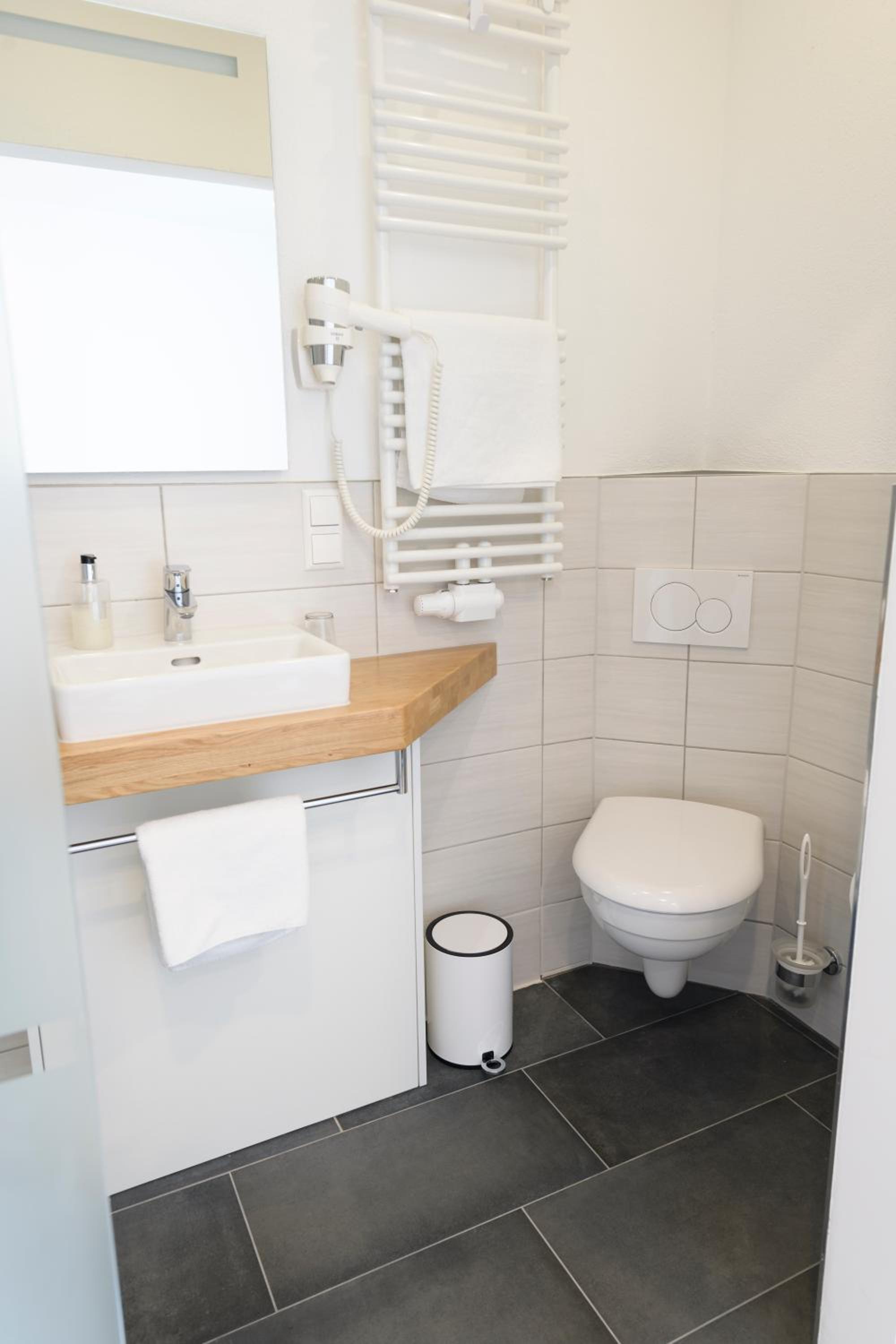 Single Room photo 3