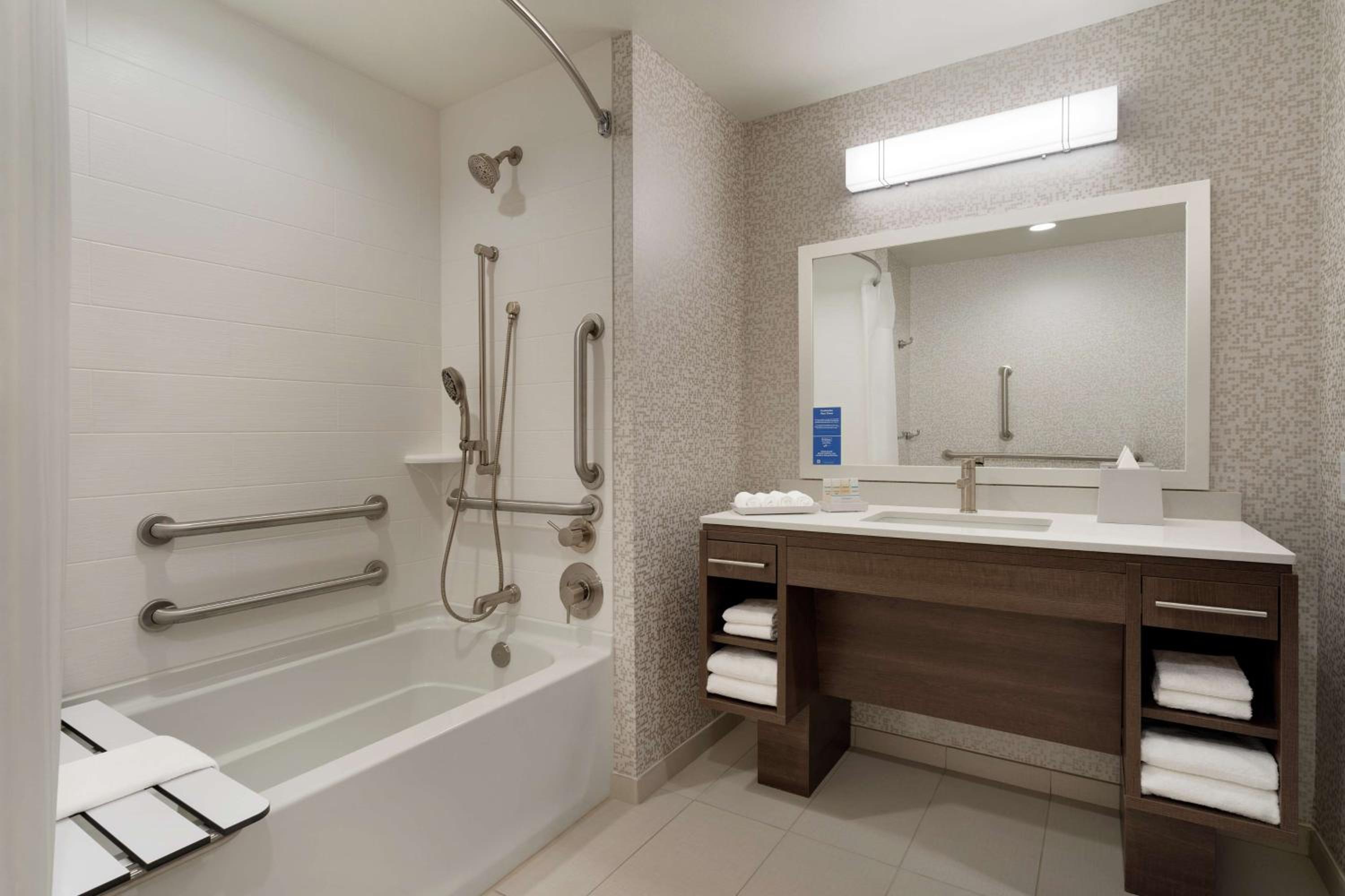King Studio Suite - Mobility Access/Non-Smoking - Photo 4