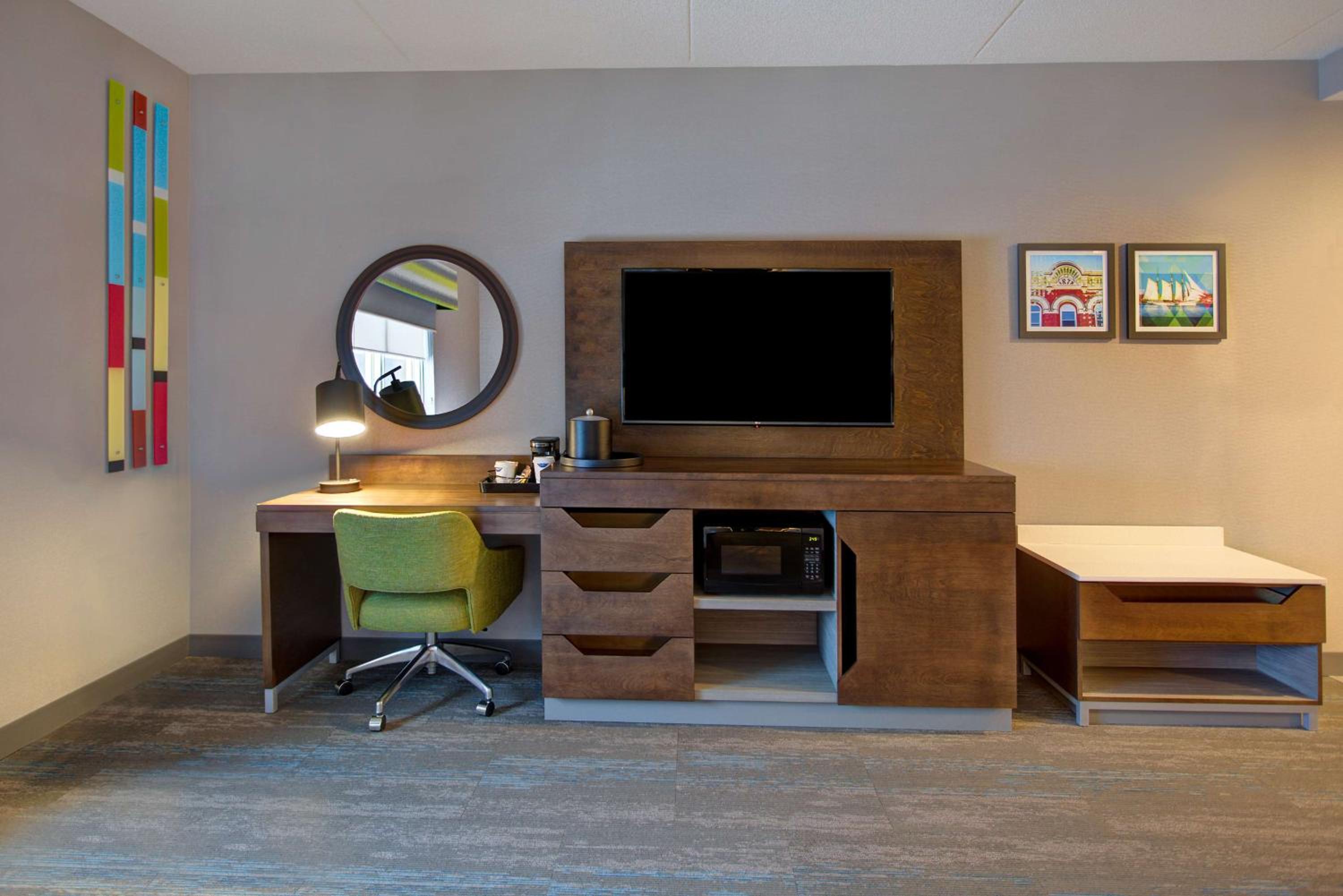 Queen Room with Two Queen Beds - Mobility Accessible - Photo 5