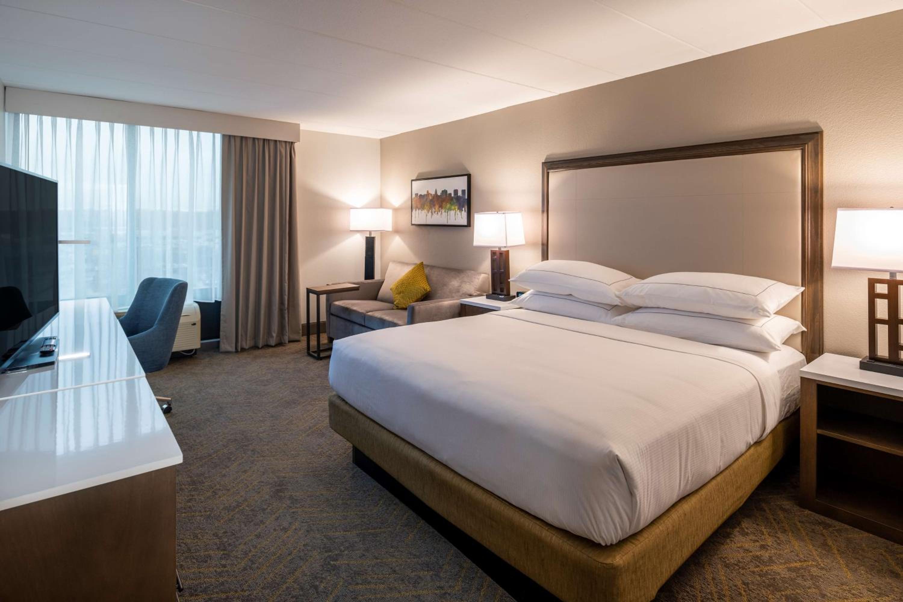 King Room with Sofa Bed - Photo 6