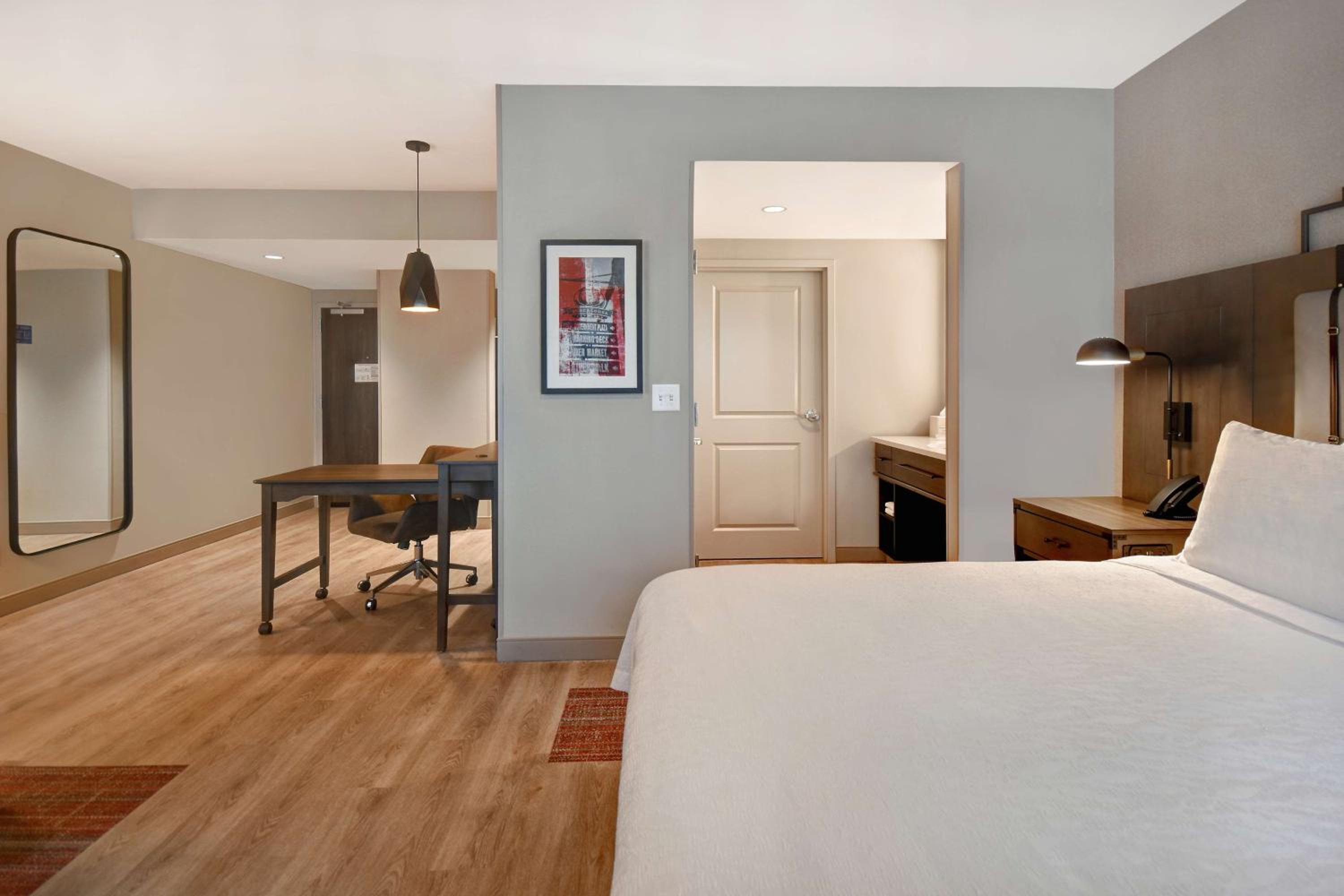 King Studio Suite - Non-Smoking - Photo 3