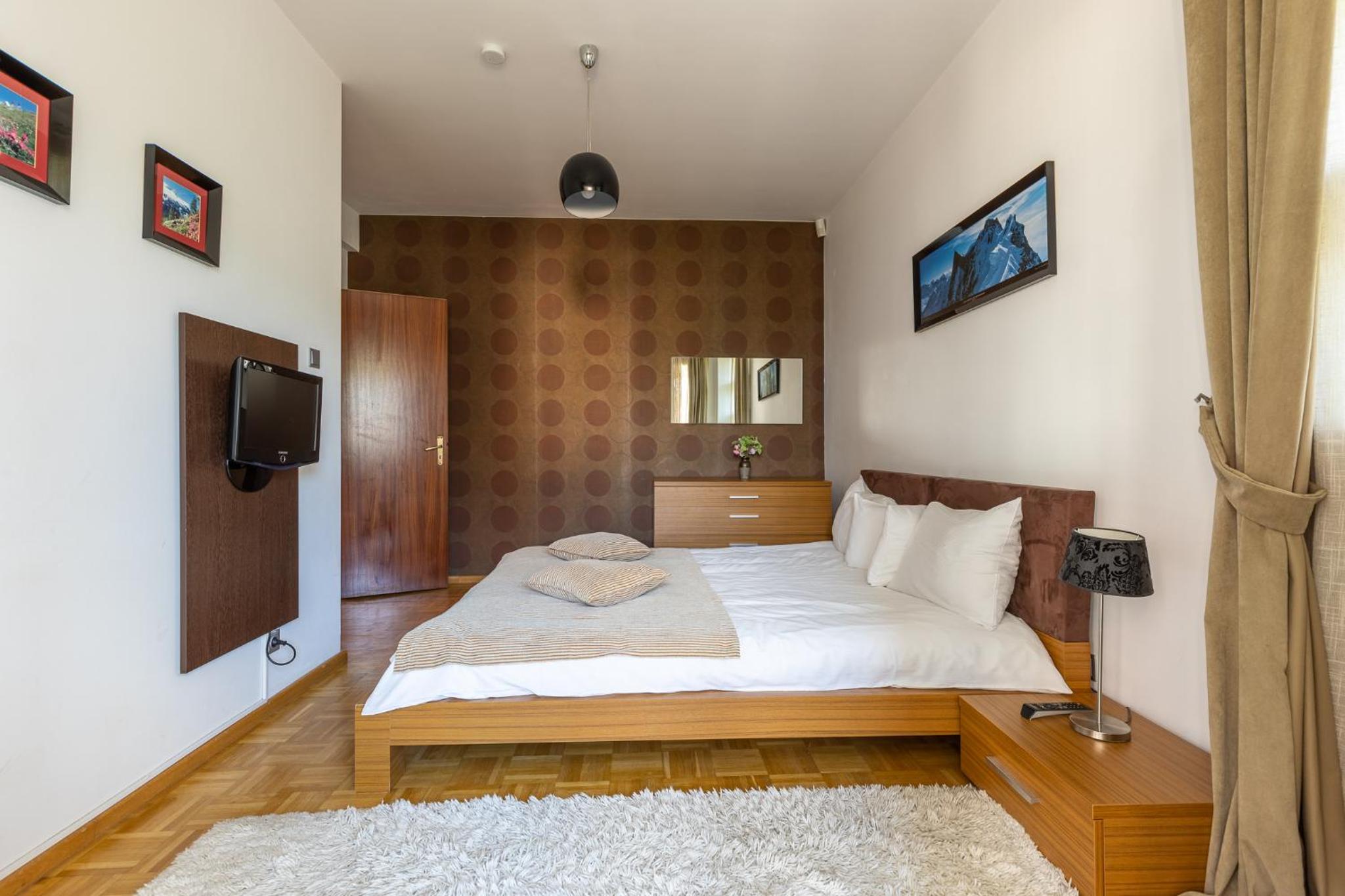 Apartment with Mountain View photo 3