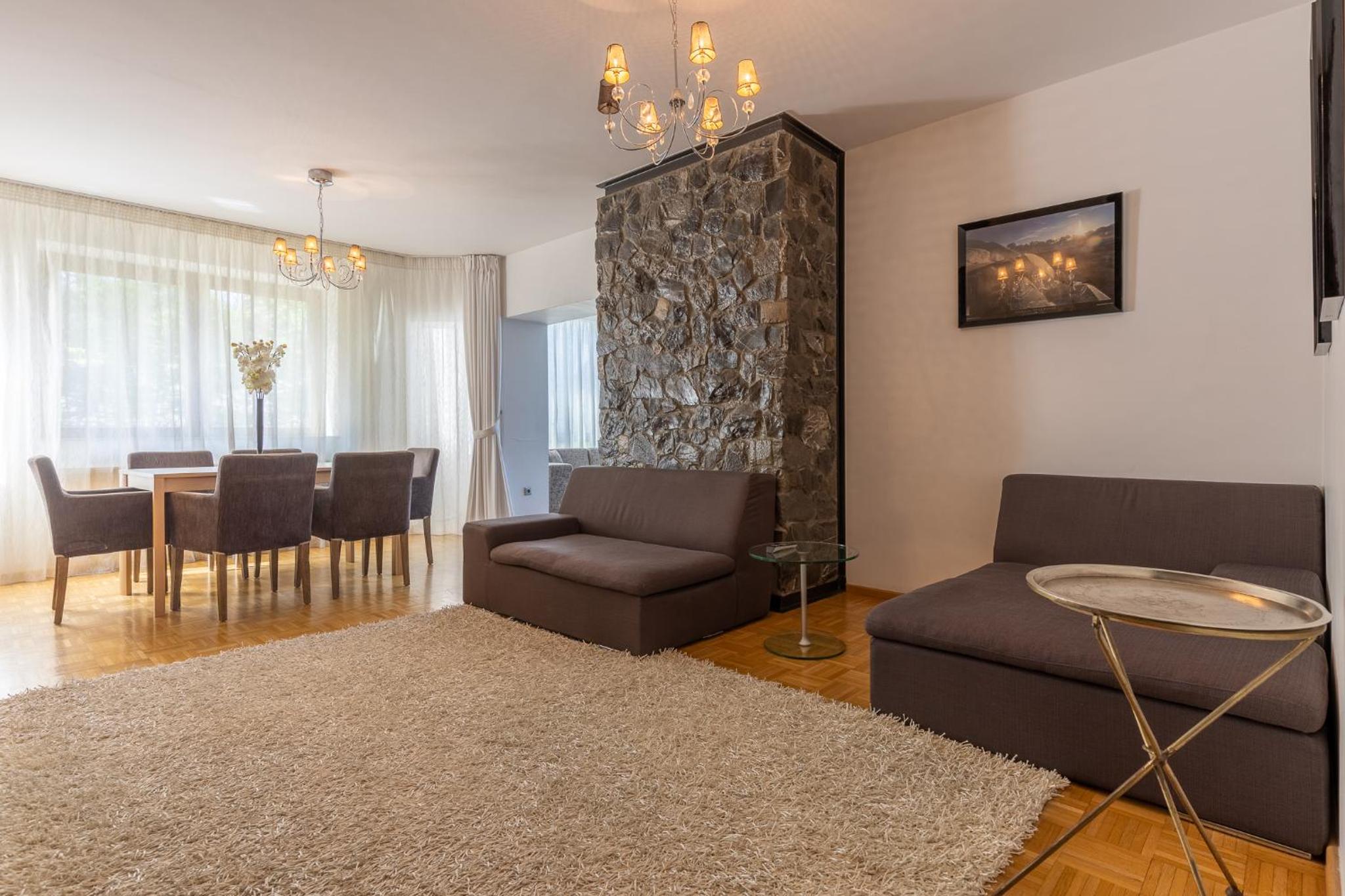 Apartment with Mountain View photo 1