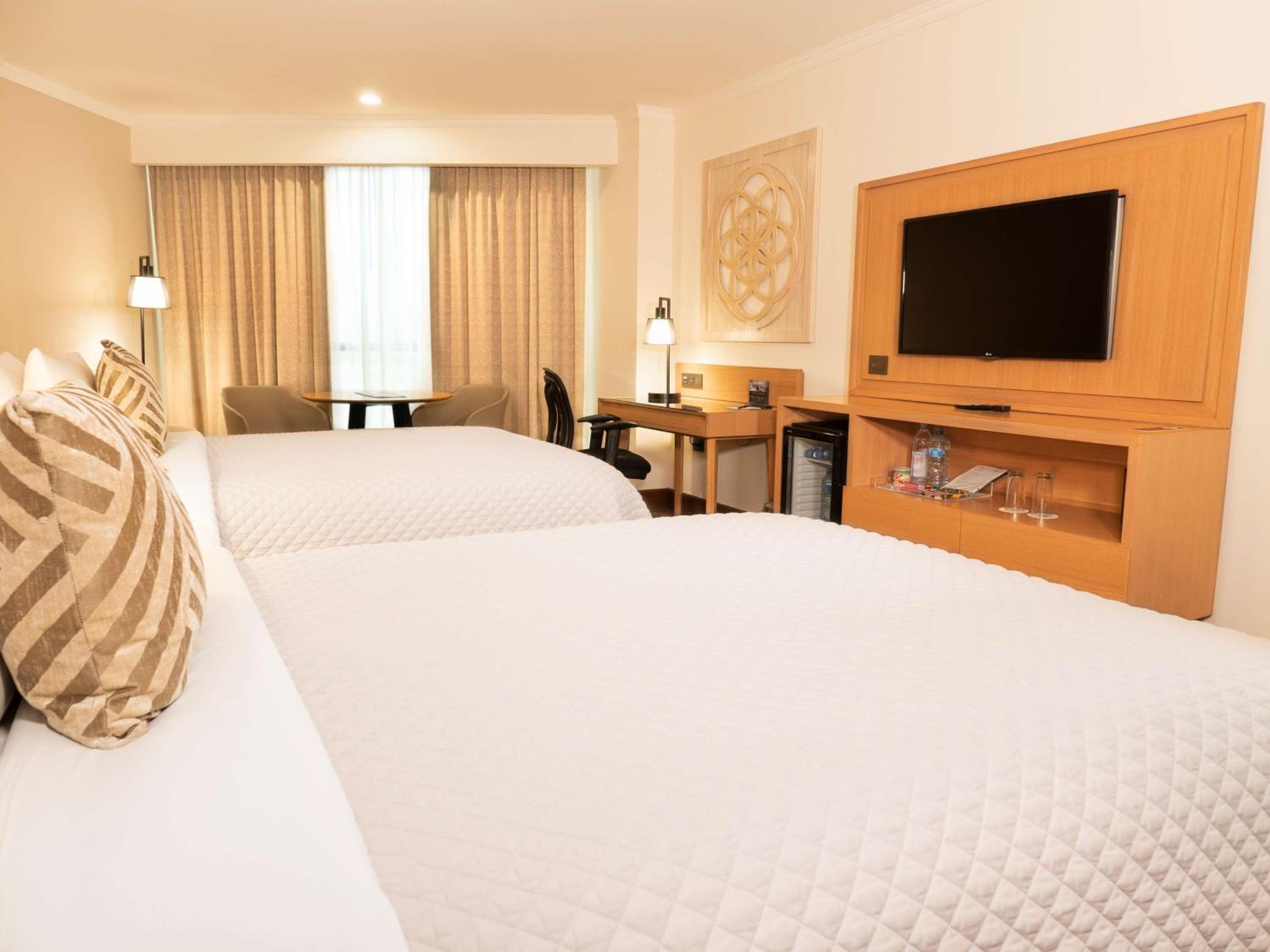 Double Room with Two Double Beds - Photo 1
