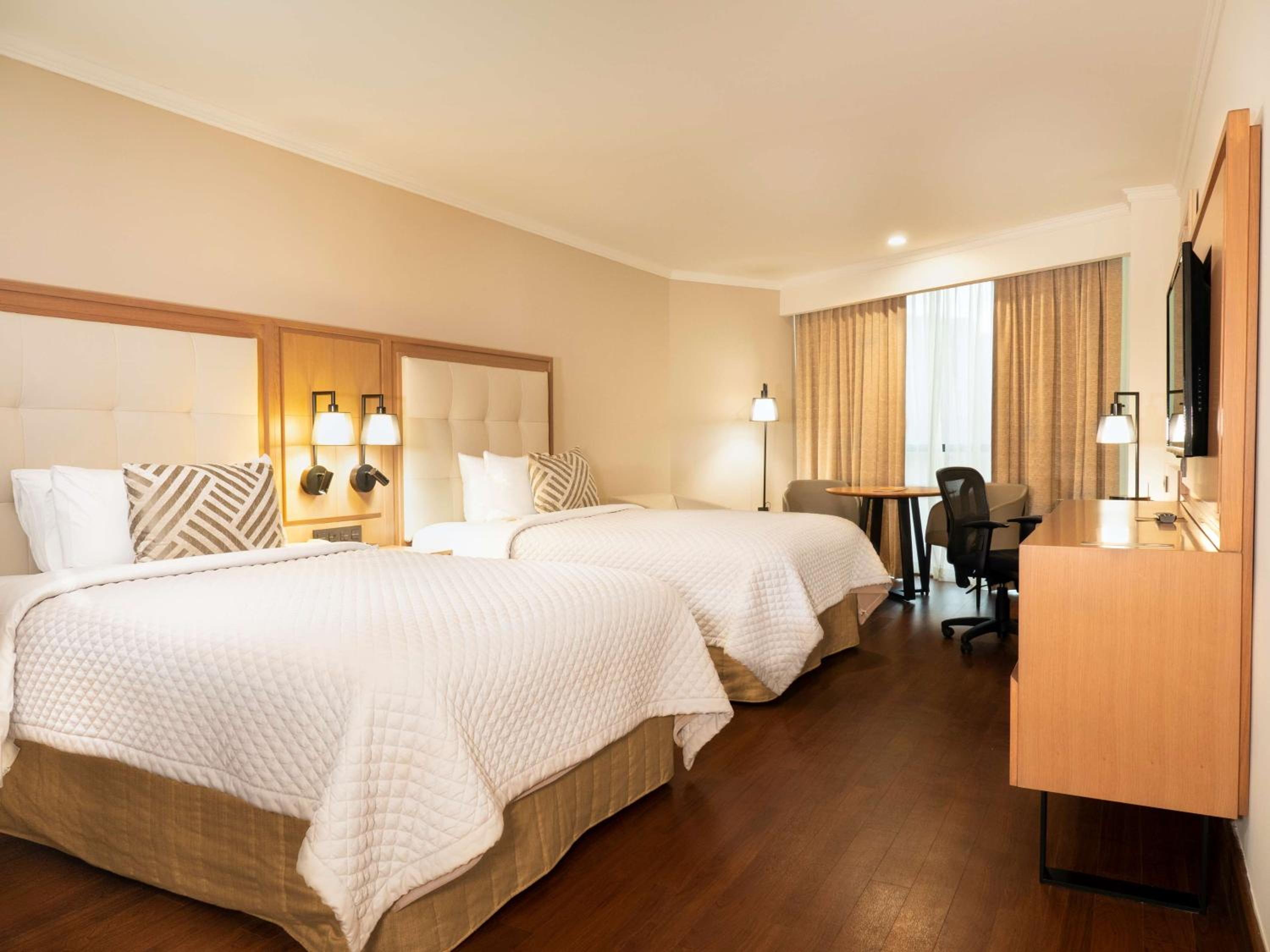 Double Room with Two Double Beds - Photo 4