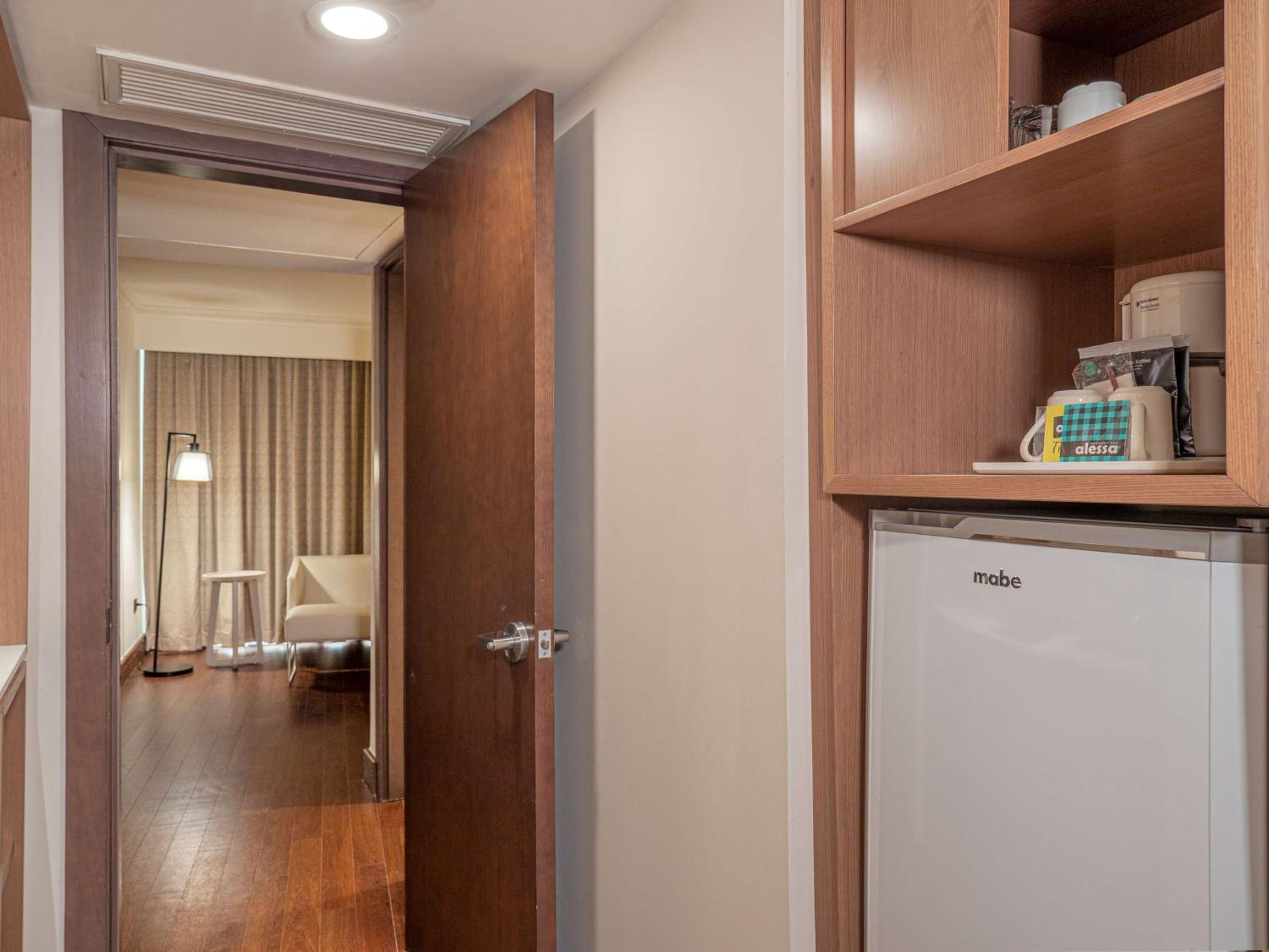 Junior King Suite with Seating Area - Photo 12