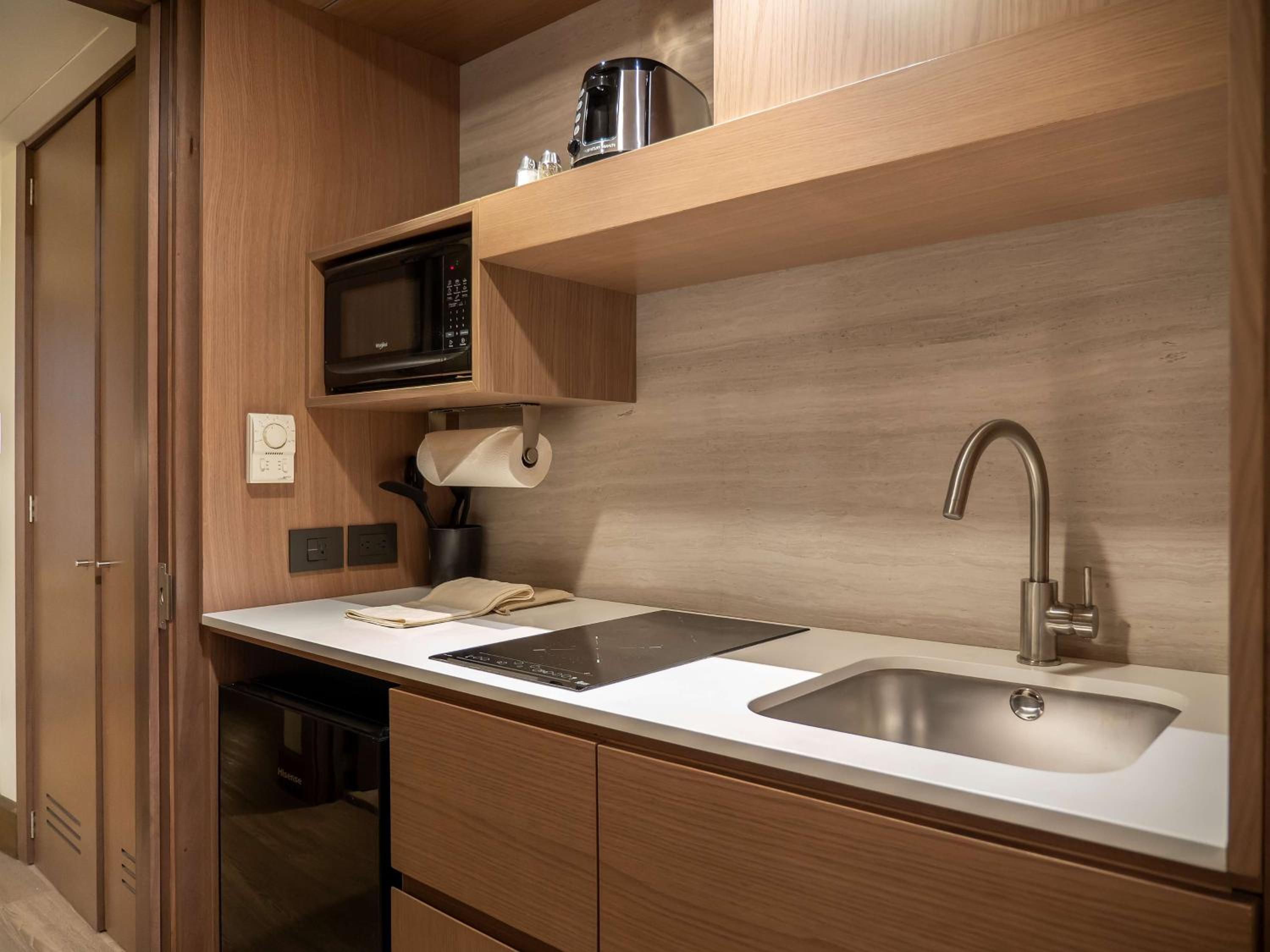 Junior King Suite with Seating Area - Photo 13