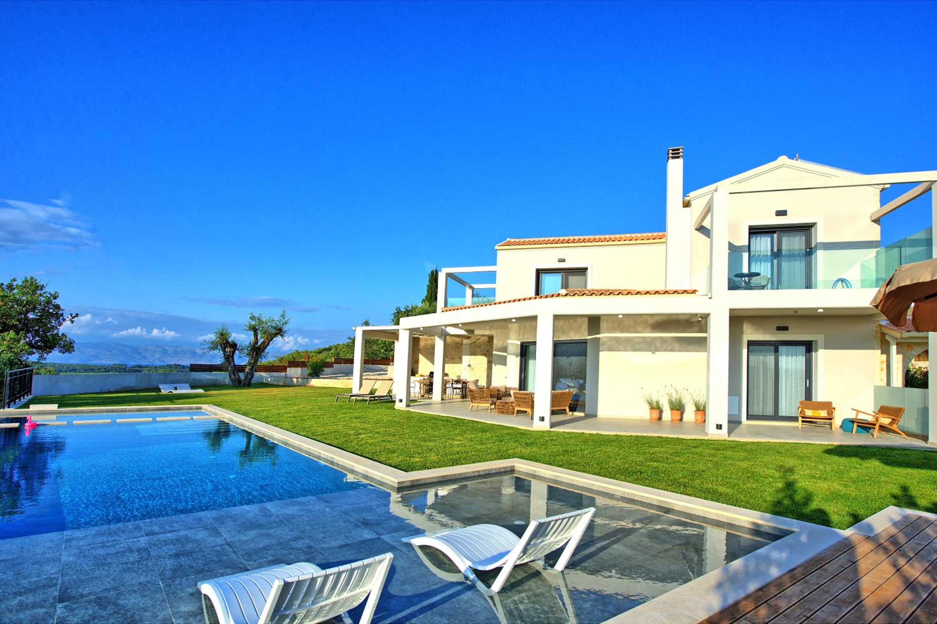 Villa with Private Pool photo 3