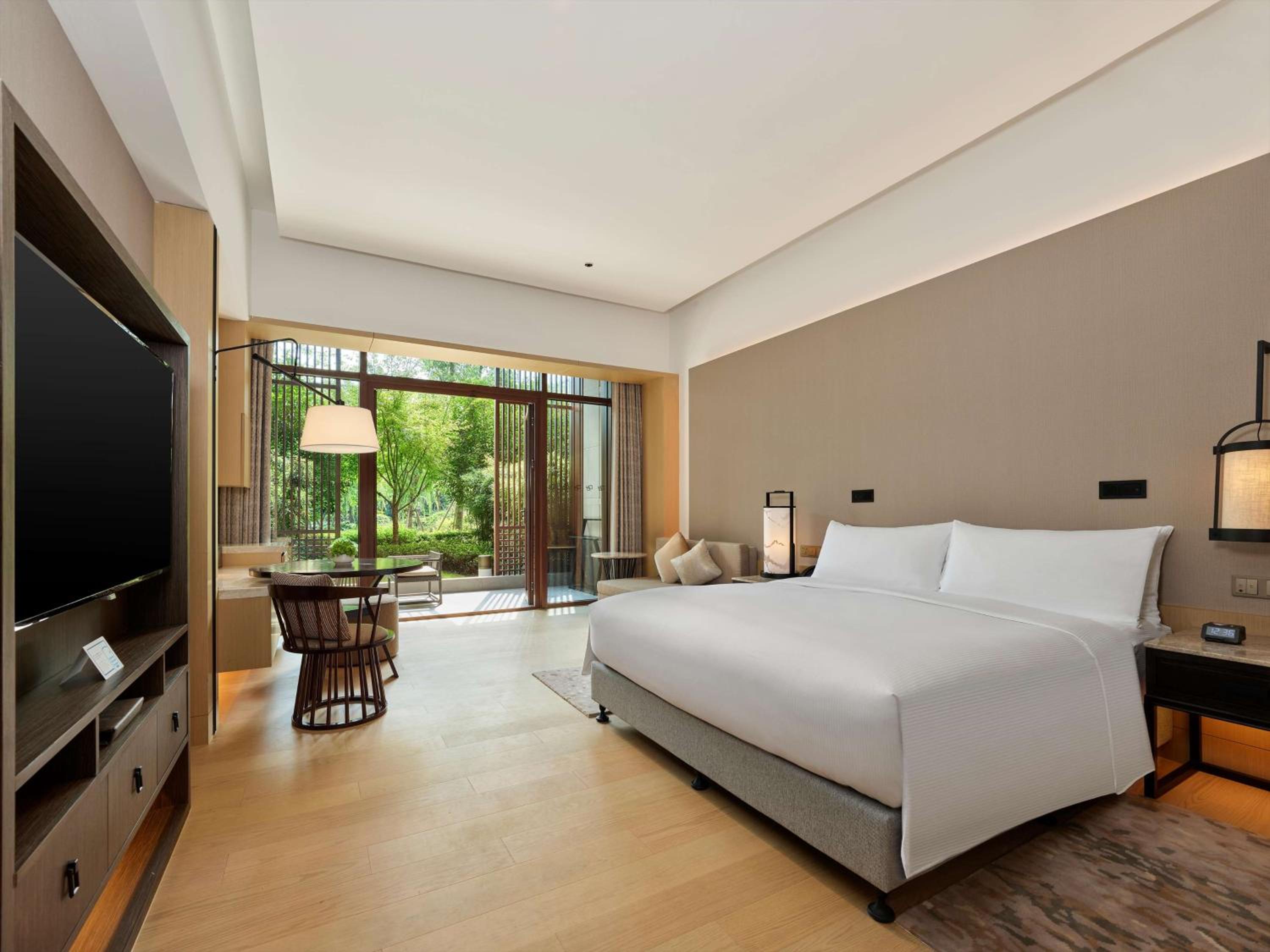 Superior King Room with Garden View - Photo 1
