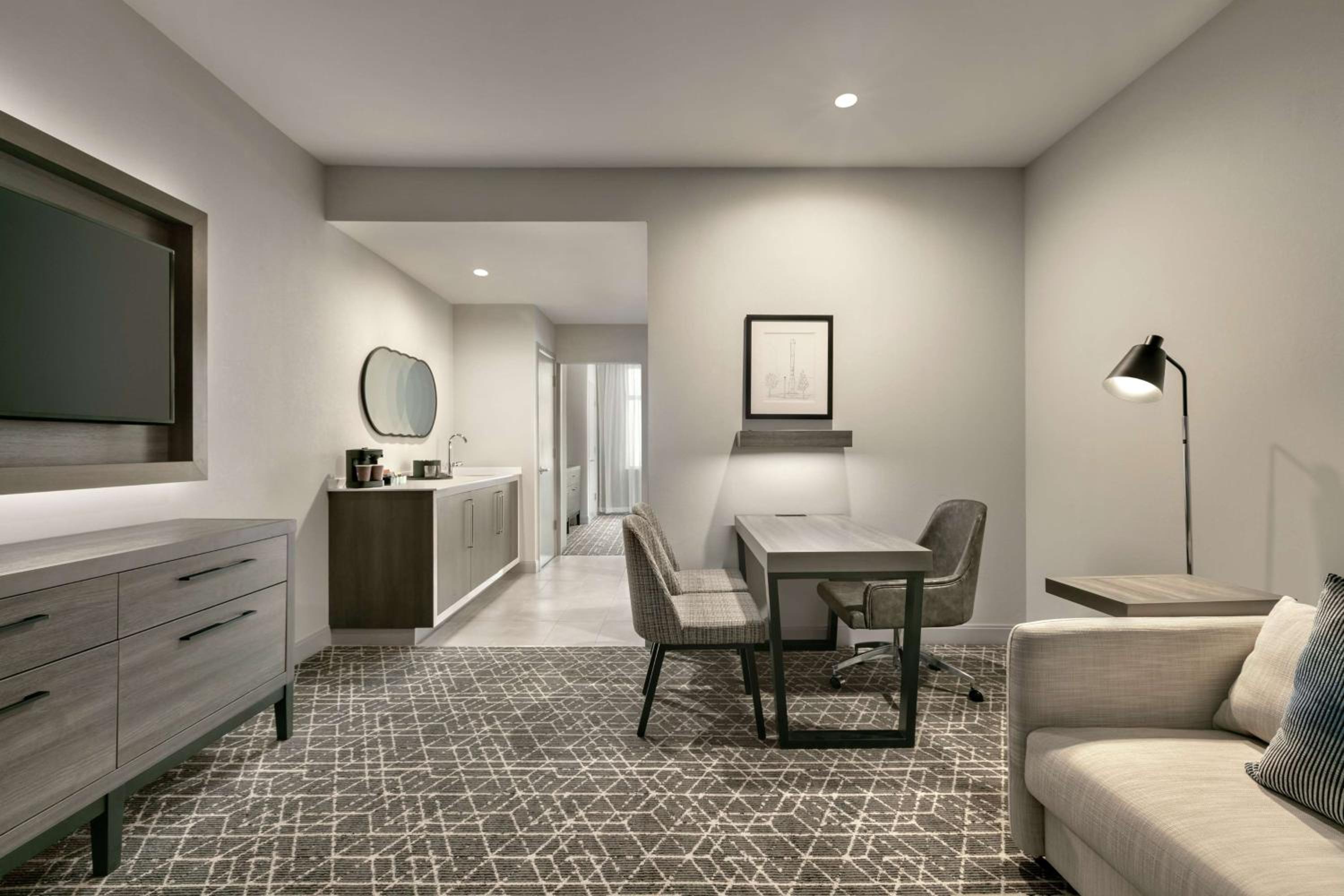 Two-Room King Suite - Photo 2