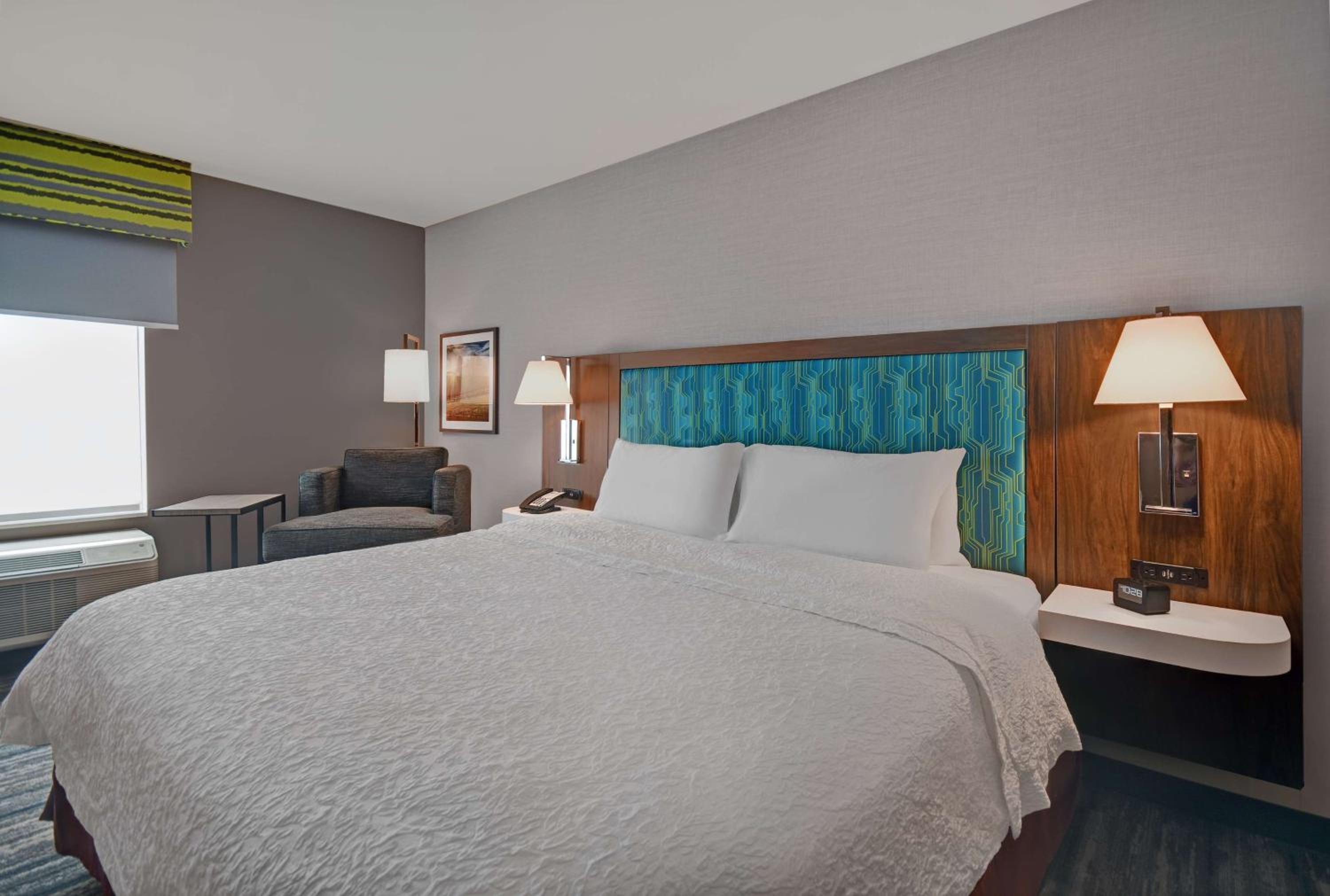 King Room - Non-Smoking - Photo 1