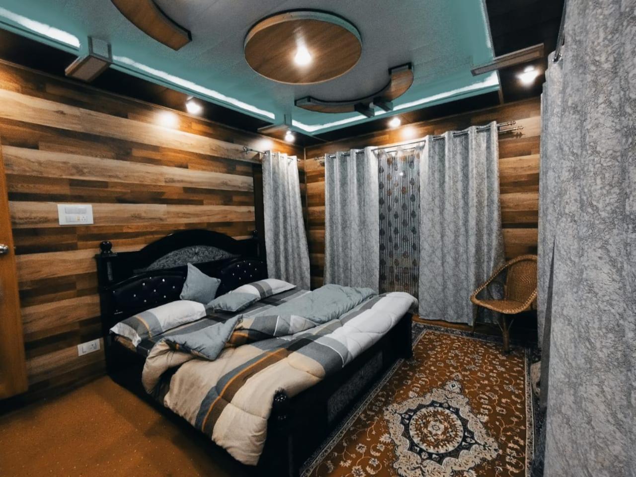 Double Room With Private Bathroom photo 1