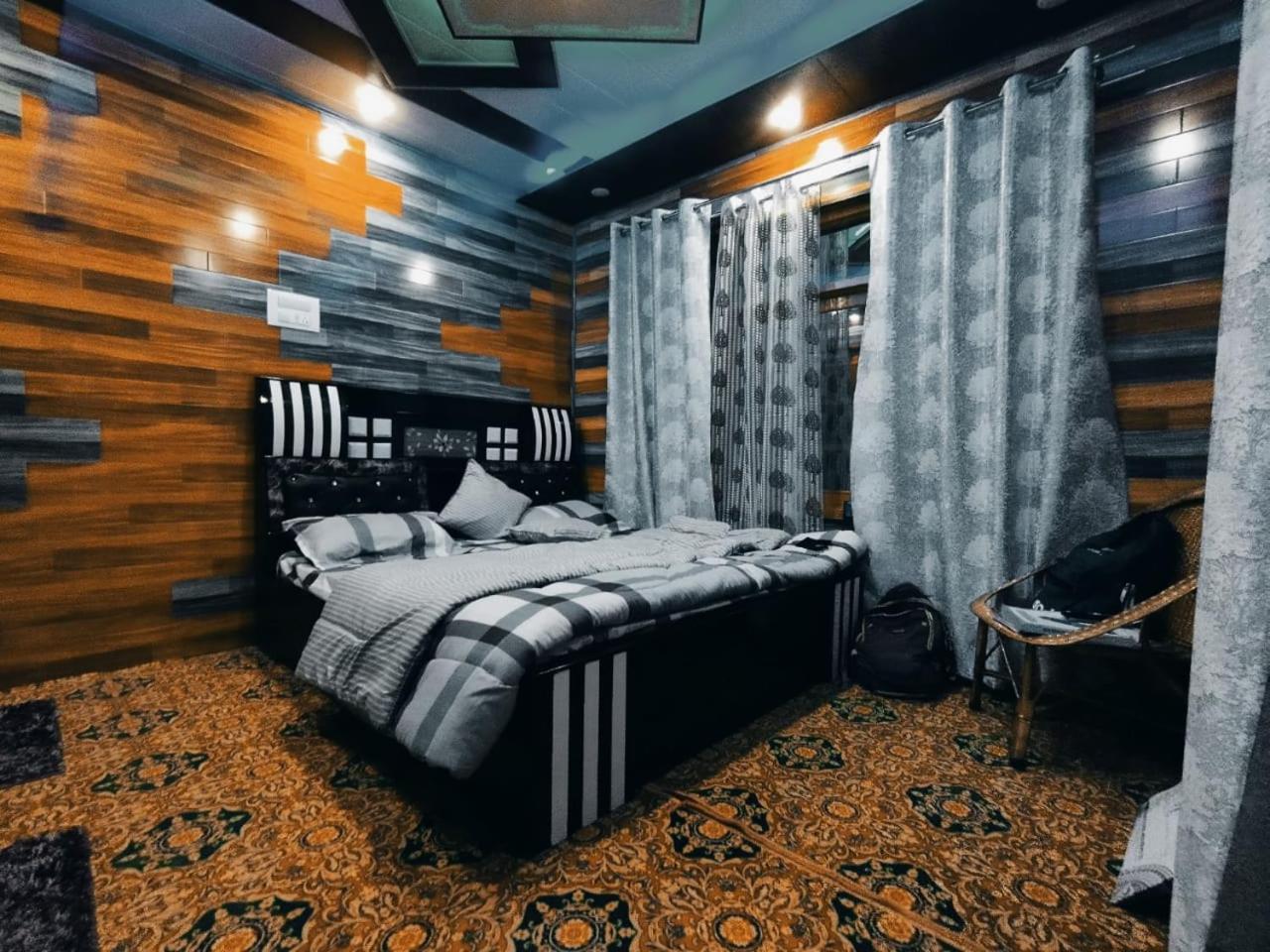 Double Room With Private Bathroom photo 2
