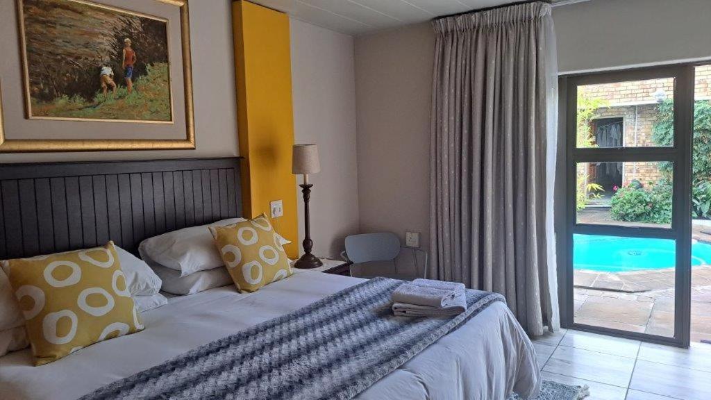 King Room with Pool View - Photo 1
