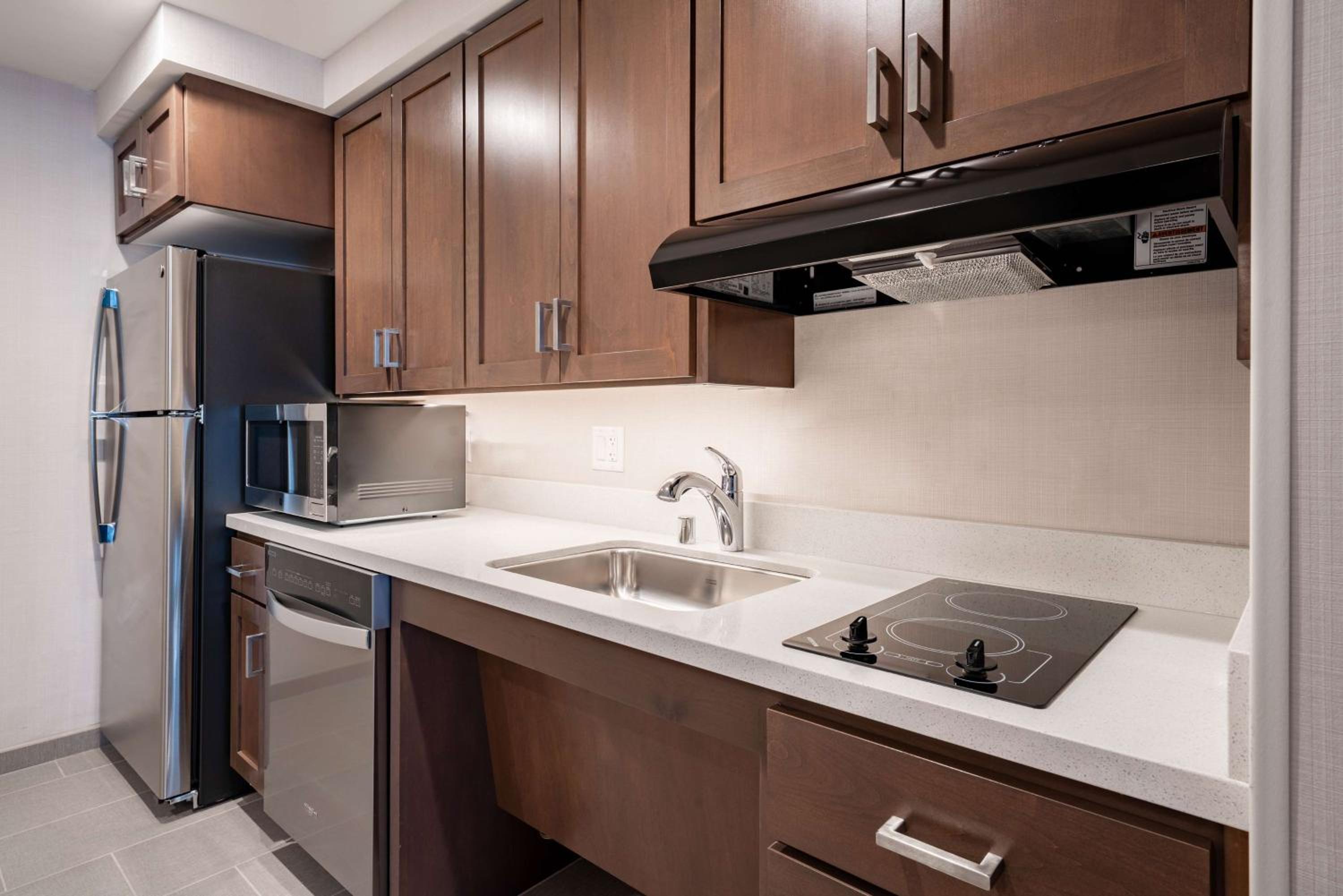 King Studio Suite - Mobility Access/Non-Smoking - Photo 3