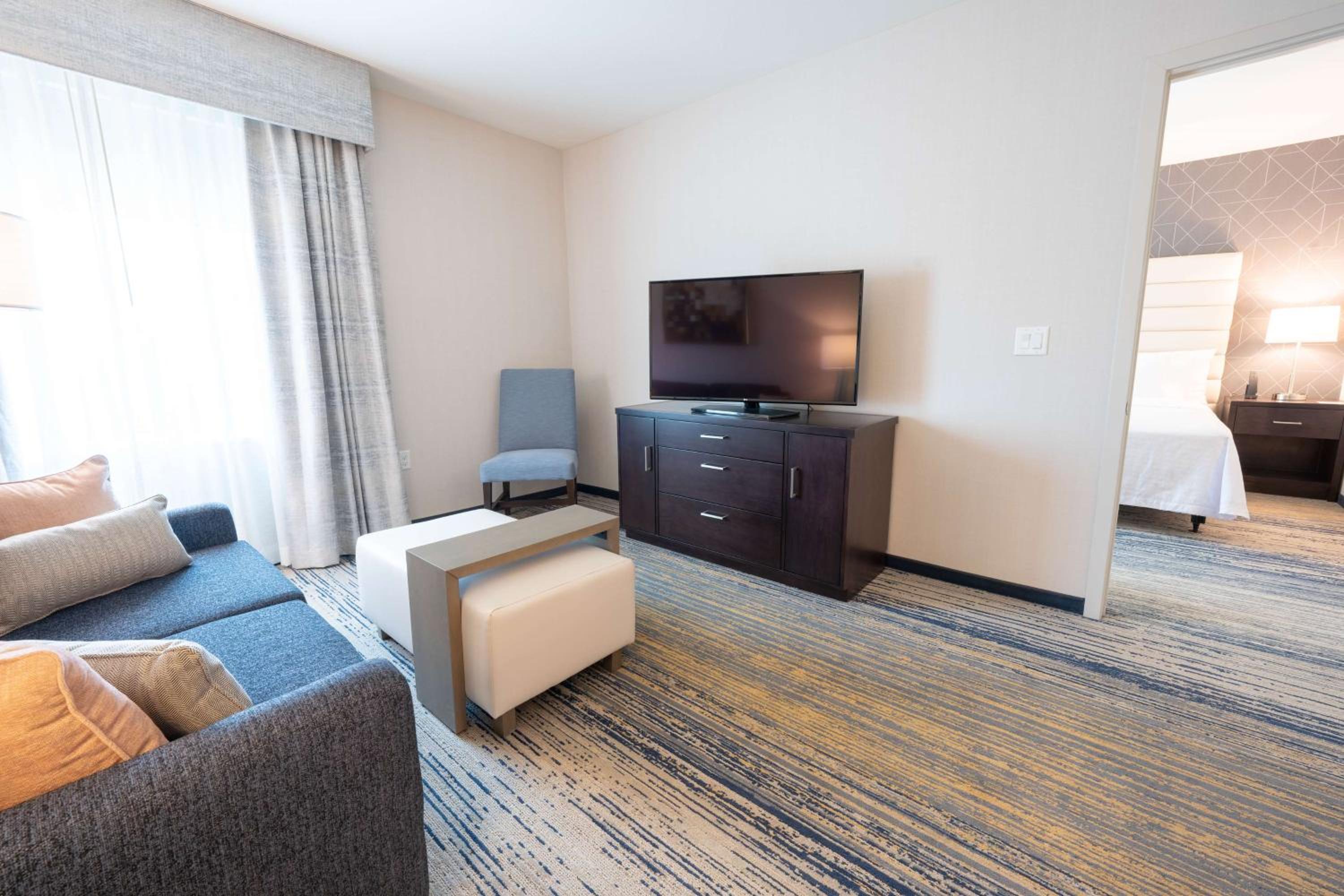 One-Bedroom King Suite - Non-Smoking - Photo 3