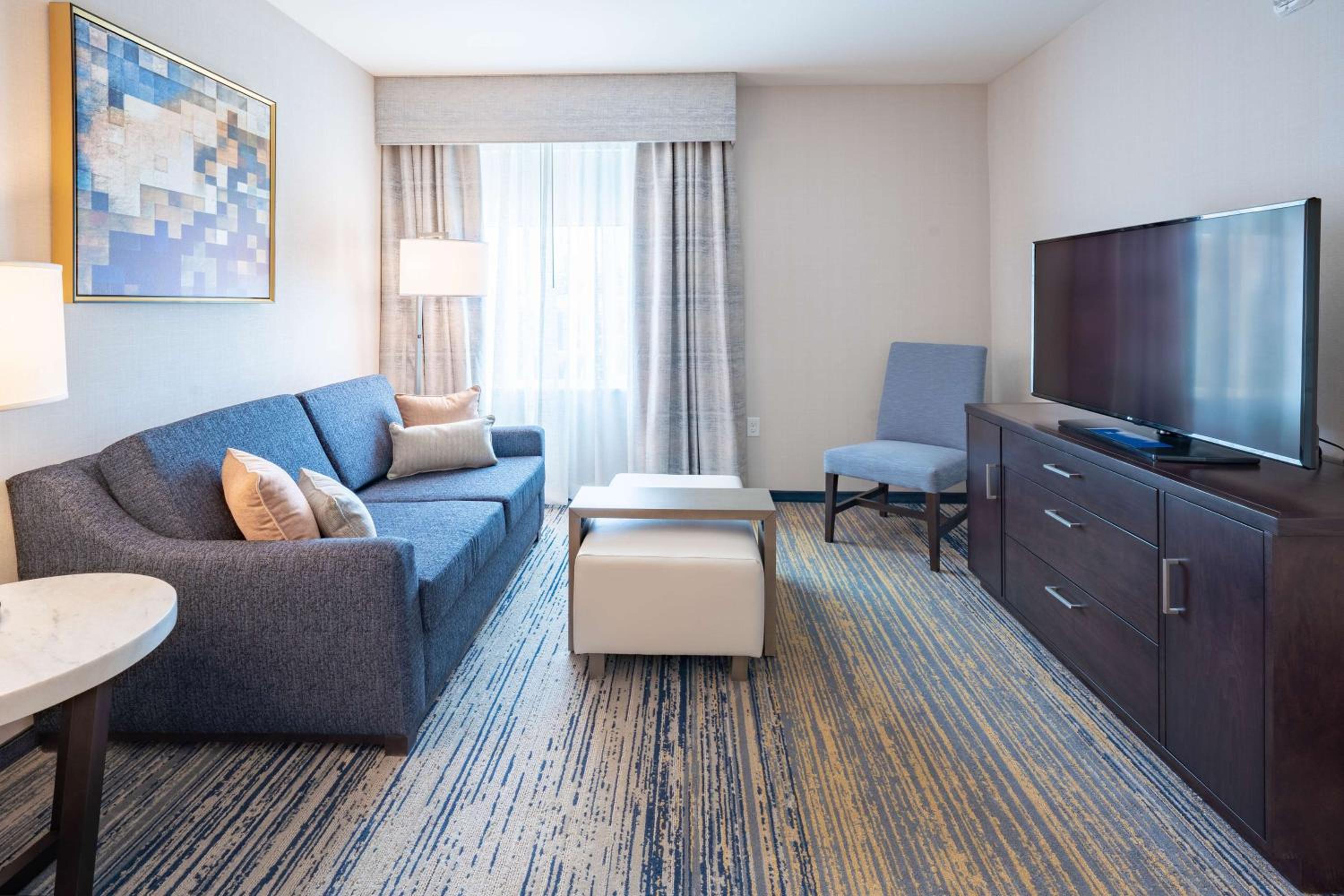 One-Bedroom King Suite - Non-Smoking - Photo 5