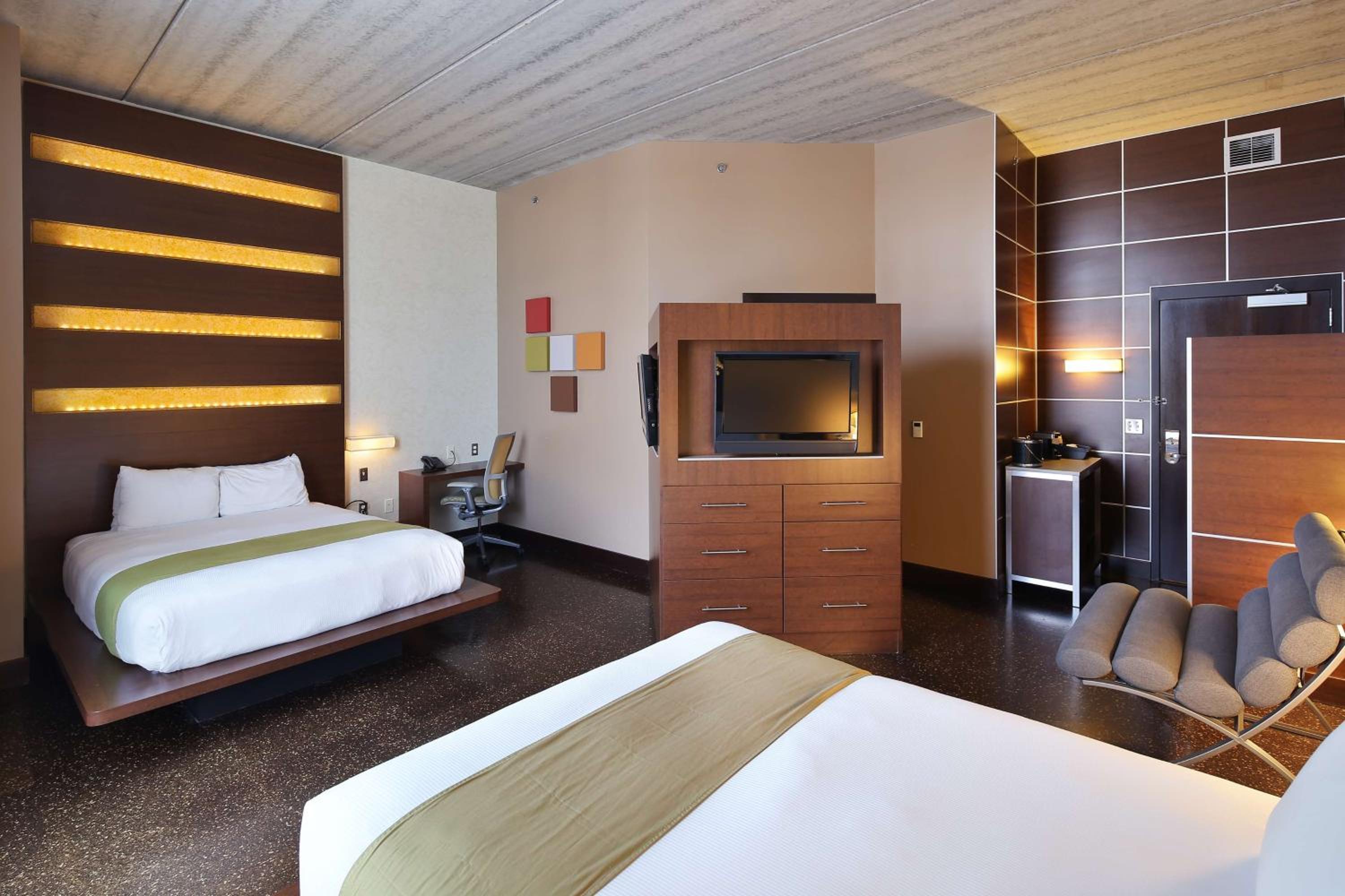 Queen Room with Two Queen Beds - Photo 1