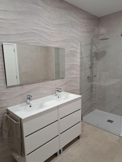 Three-Bedroom Apartment photo 2
