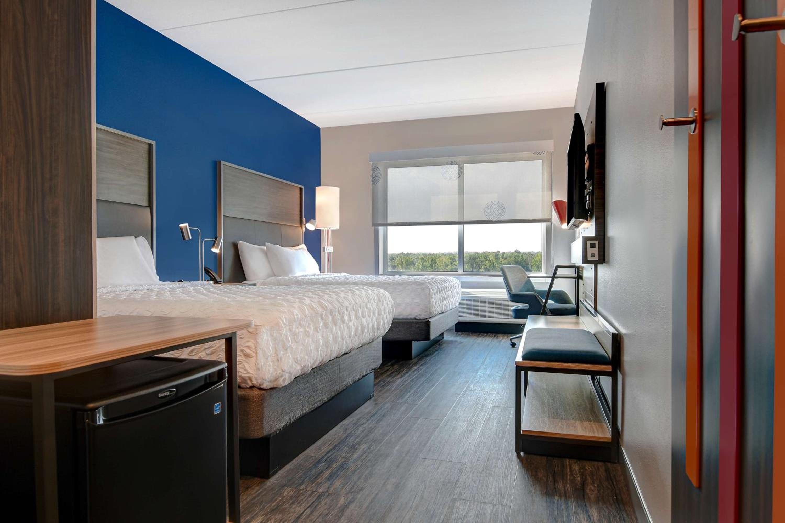 Queen Room with Two Queen Beds - Photo 1