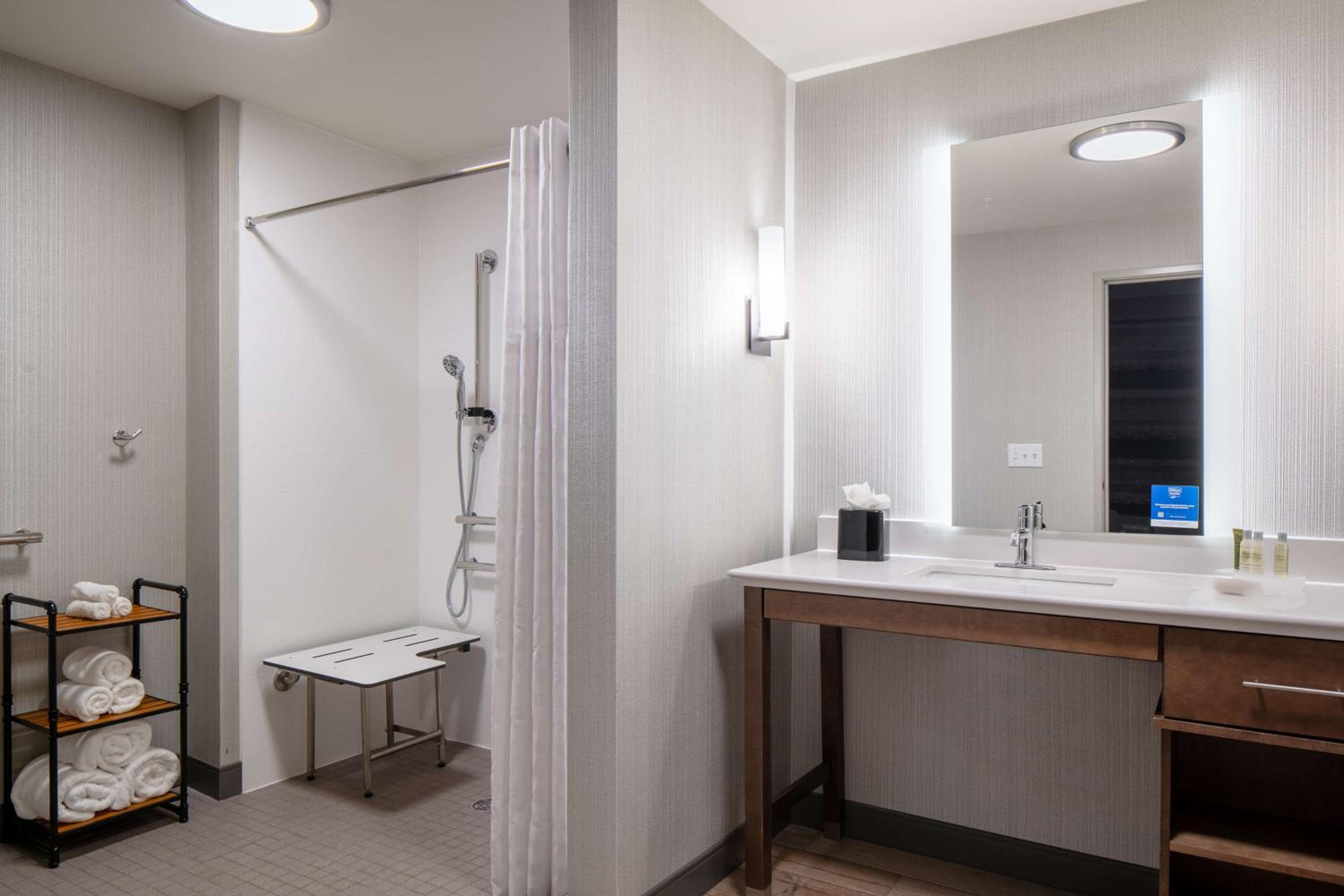 Studio Suite with Two Queen Beds - Hearing Access/Non-Smoking - Photo 2