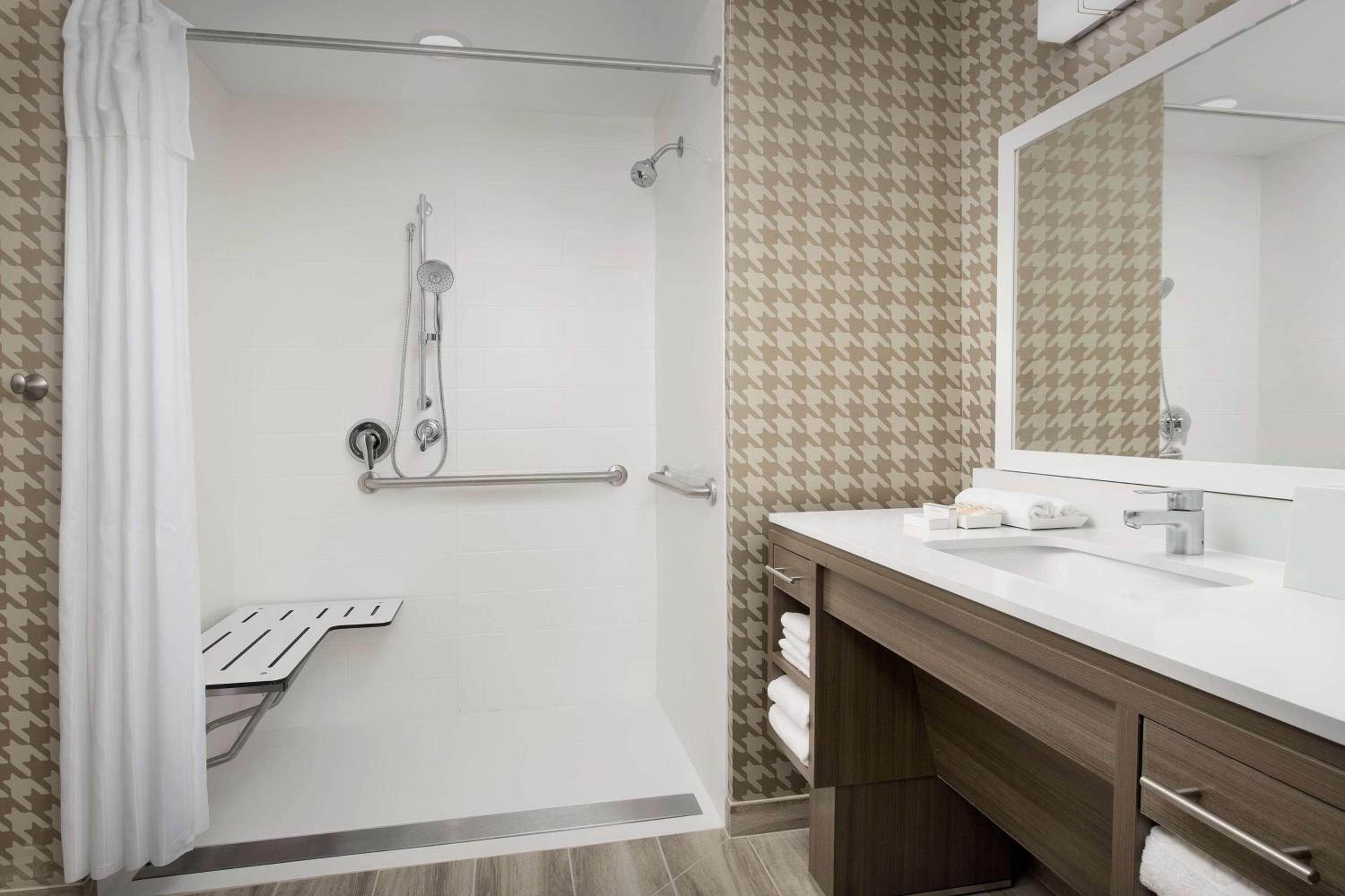 King Studio Suite - Mobility Access/Non-Smoking - Photo 2