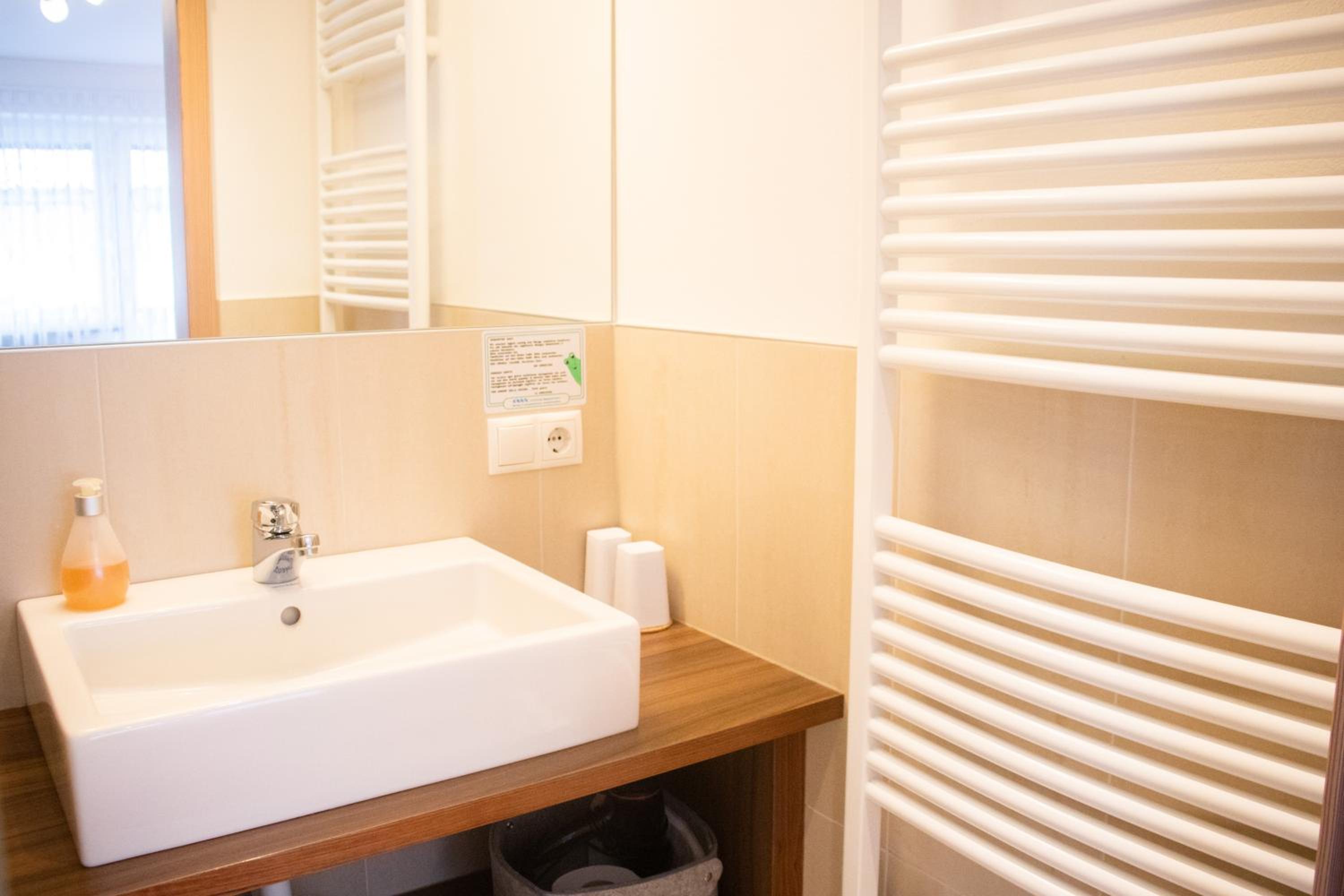 Double Room - Photo 10