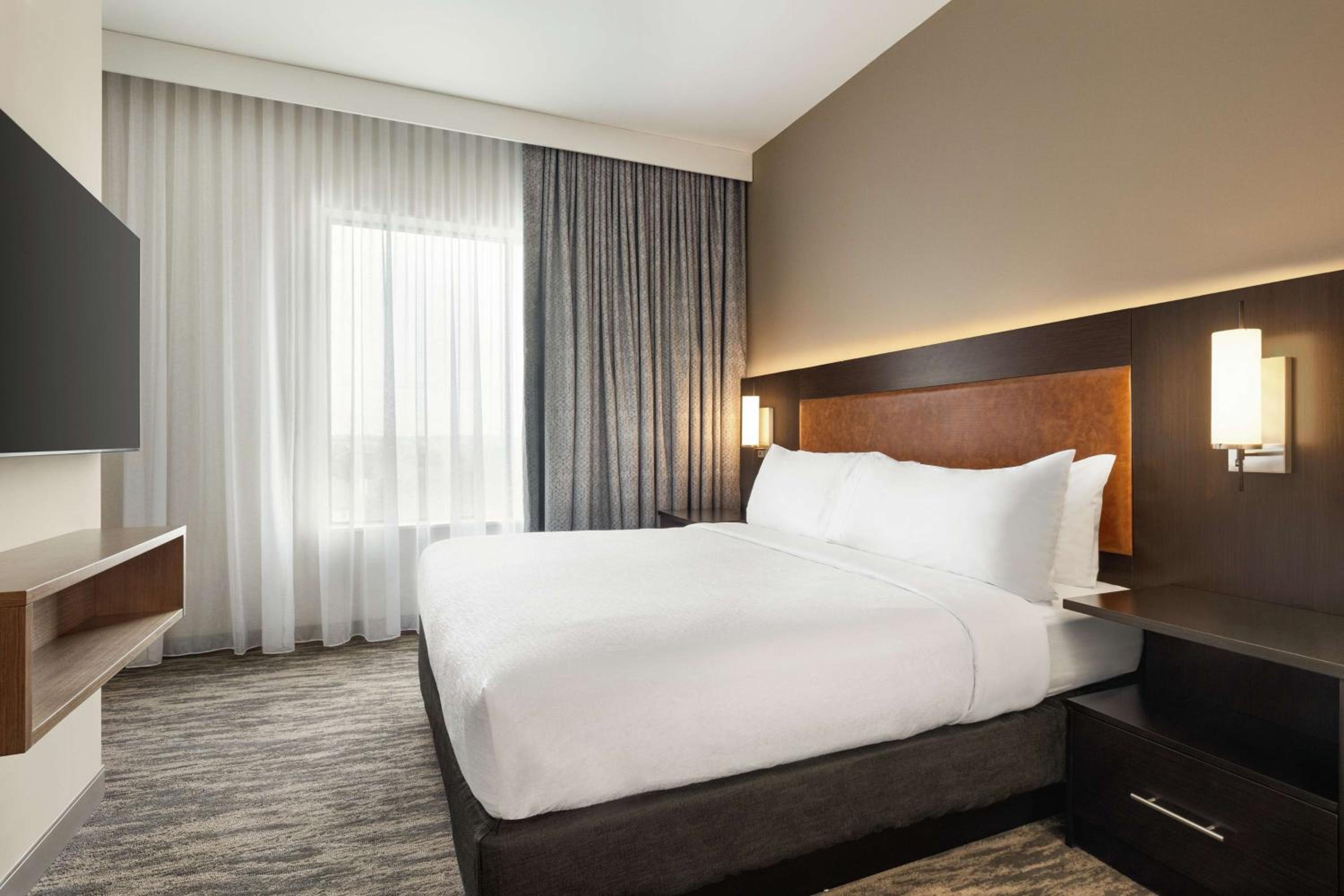One-Bedroom King Suite - Mobility Accessible/Non-Smoking at Embassy Suites by Hilton Round Rock in Round Rock