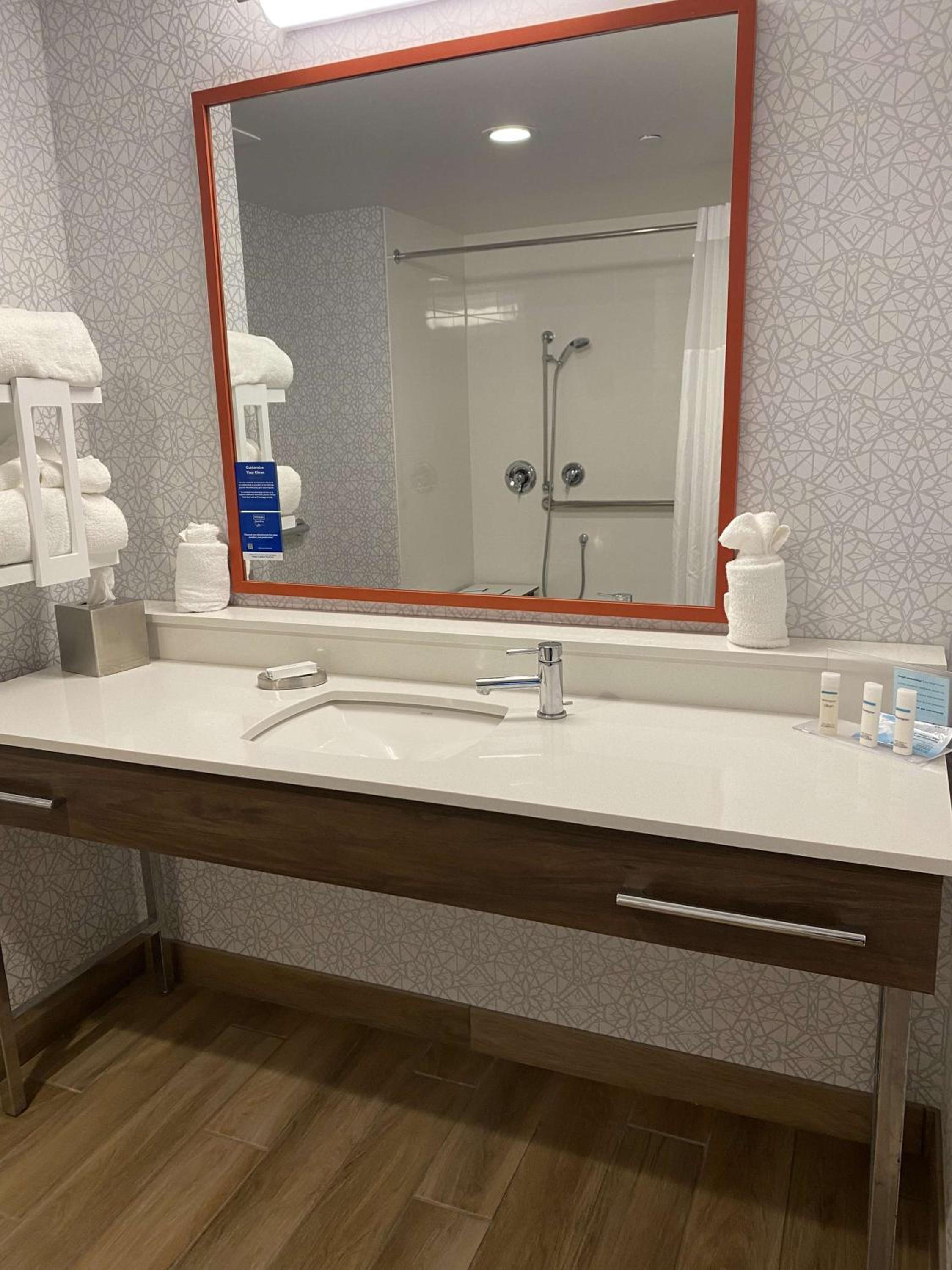 King Room - Mobility Access/Non-Smoking - Photo 2