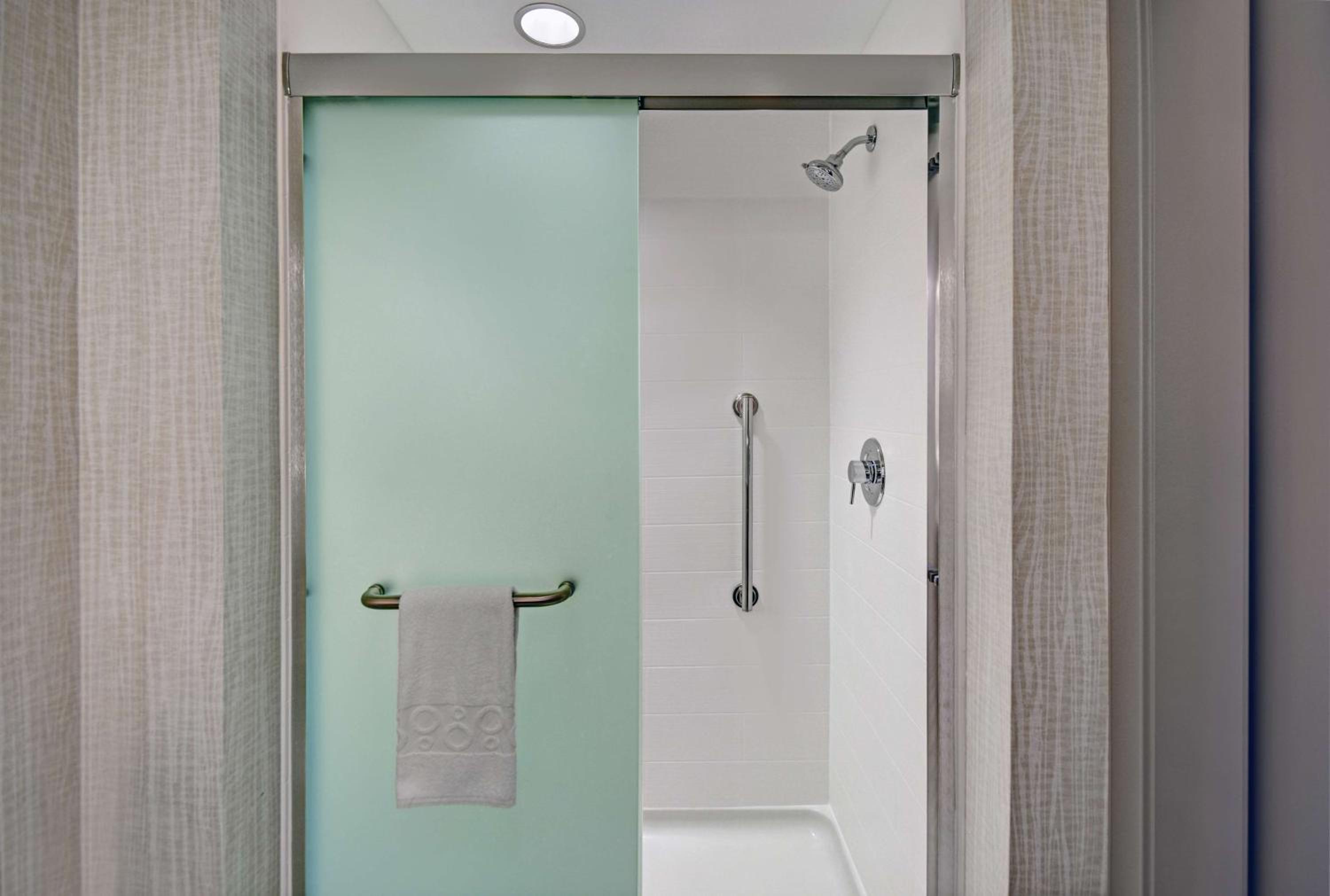 King Studio Suite - Non-Smoking - Photo 5